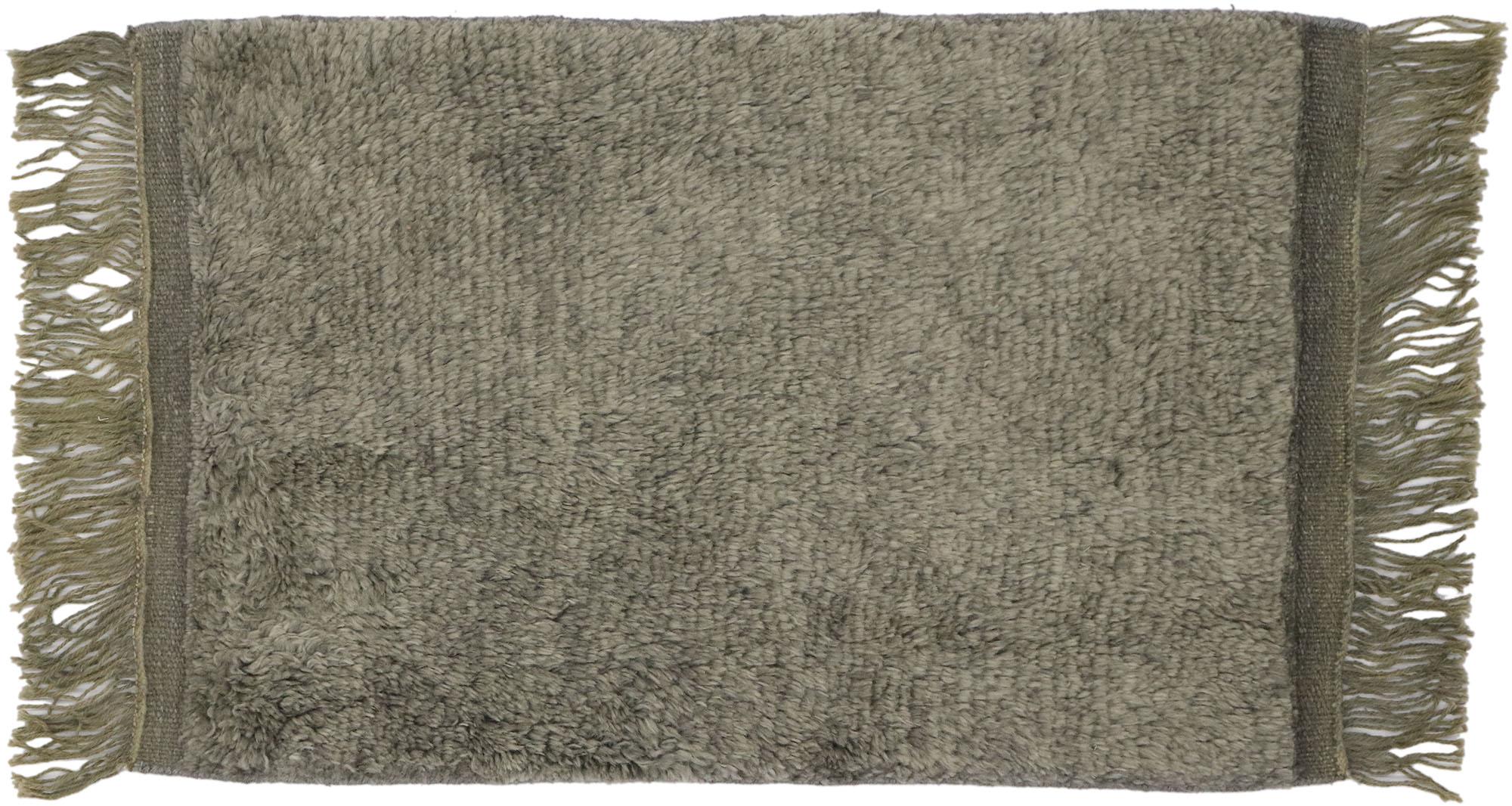 Contemporary Gray Moroccan Rug For Sale 3