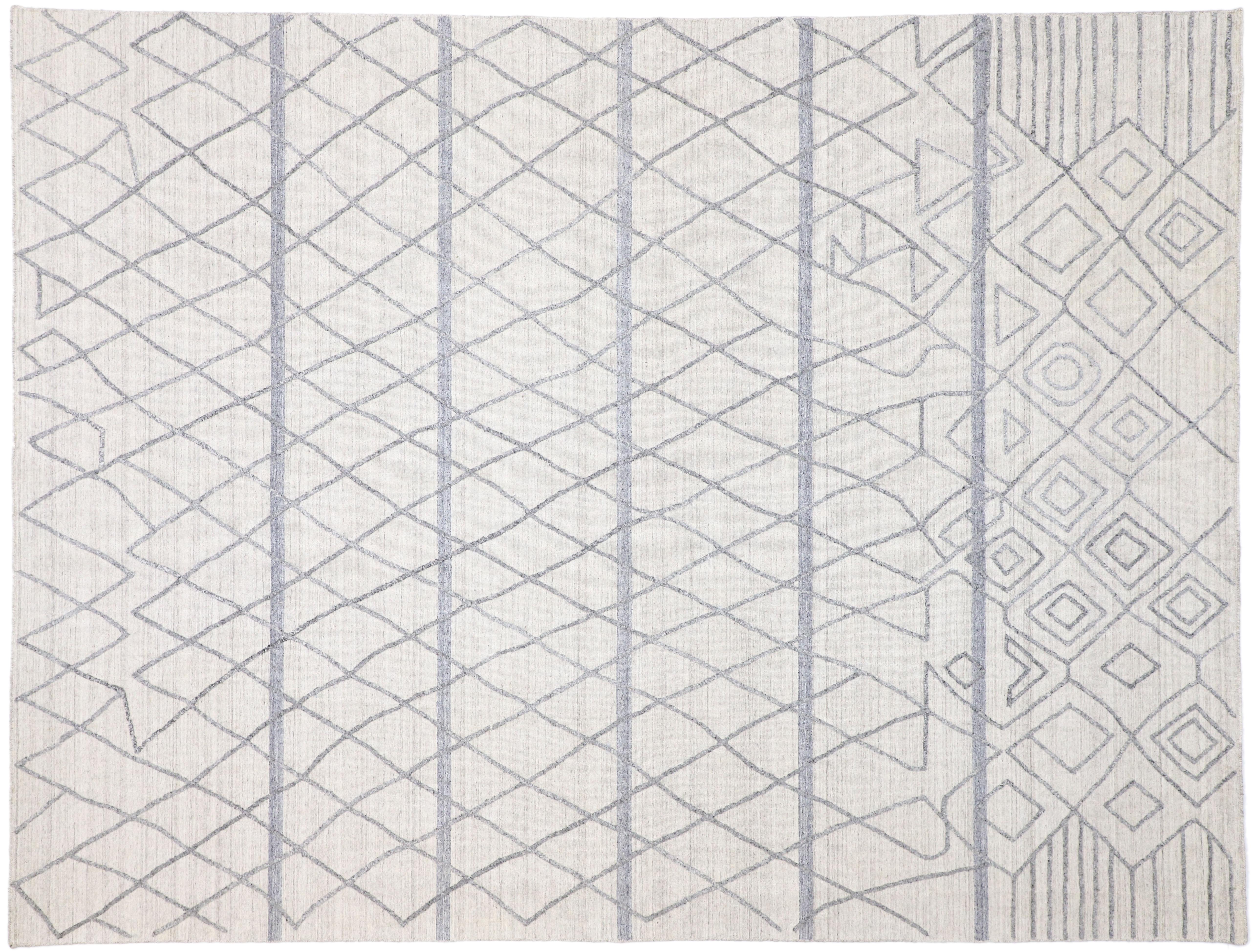 New Gray Modern Textured Rug with Moroccan Trellis Raised Design In New Condition For Sale In Dallas, TX