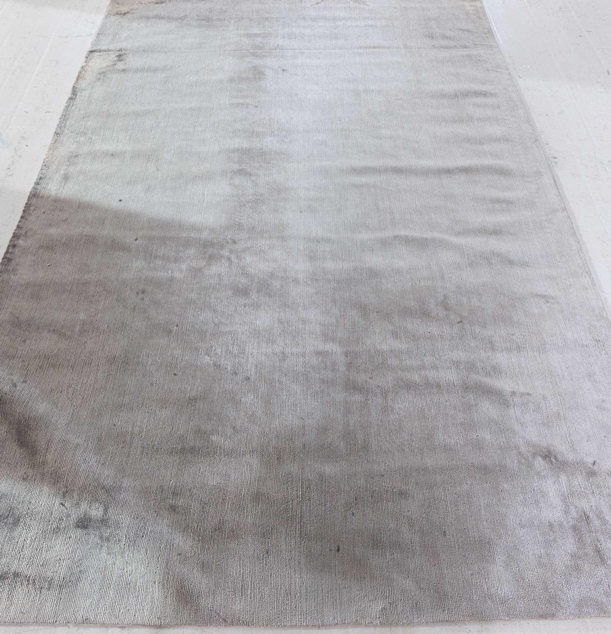Contemporary Gray Silk Rug by Doris Leslie Blau (Handgeknüpft) im Angebot