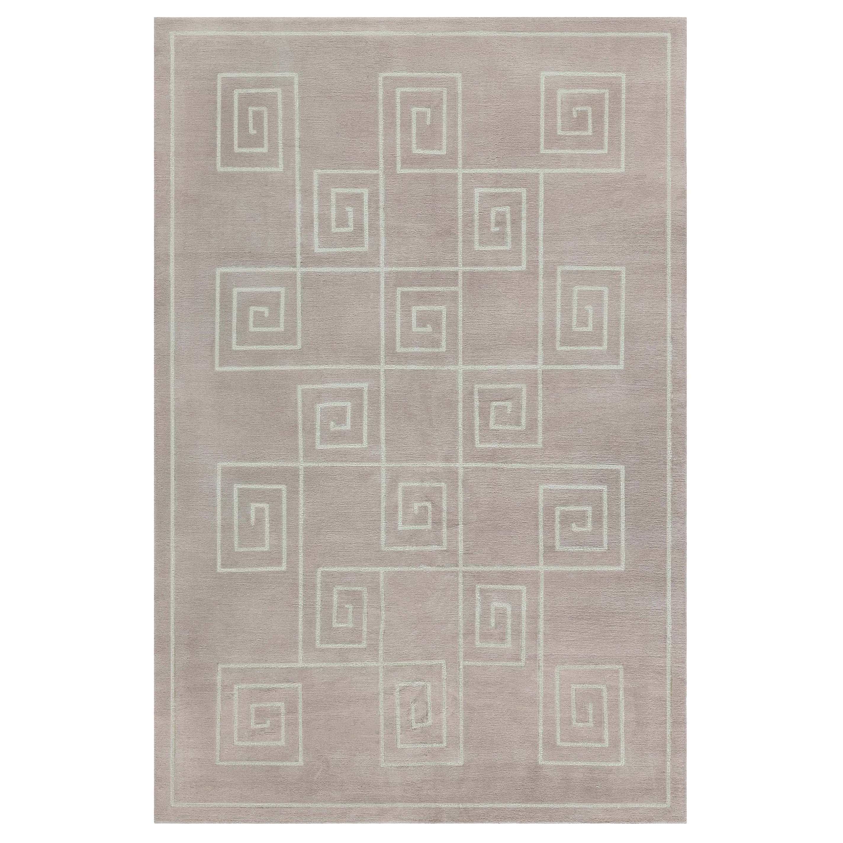 Tappeto contemporaneo con design a chiave greca realizzato a mano in seta e lana da Doris Leslie Blau in vendita