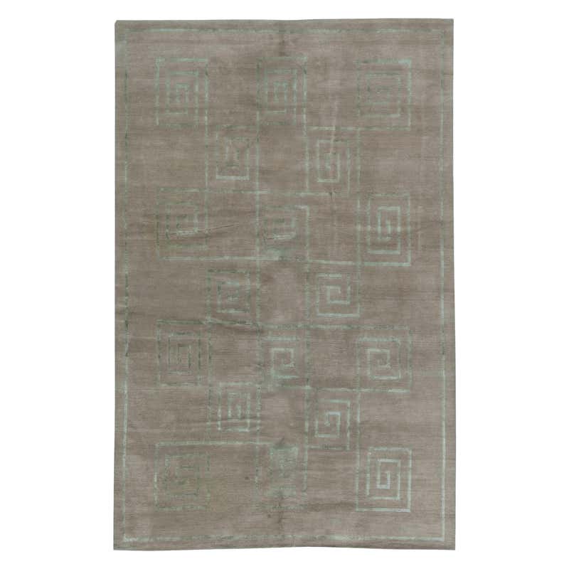 Greek Key Design High Low Rug in Gold Charcoal For Sale at 1stDibs