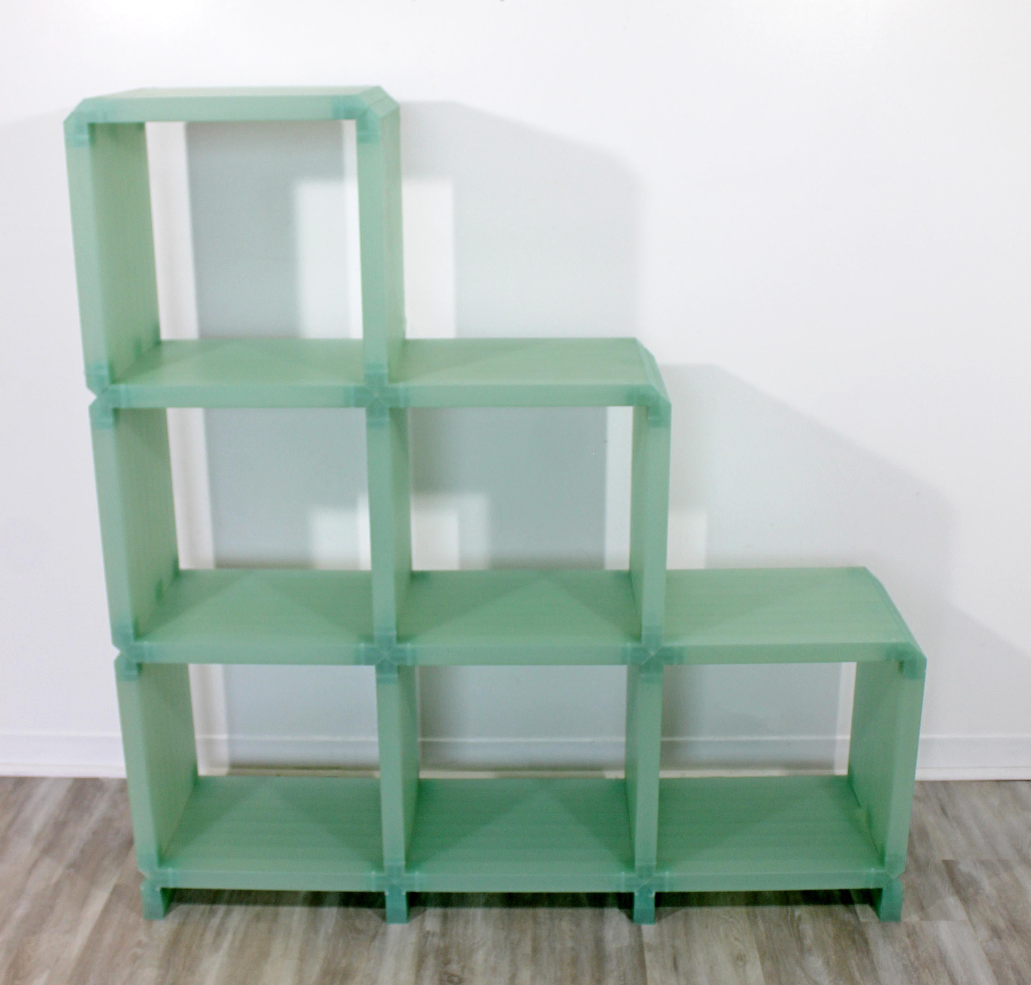 For your consideration is a fun, modular shelving unit étagère bookcase, made in Italy. In good condition. The dimensions are 52