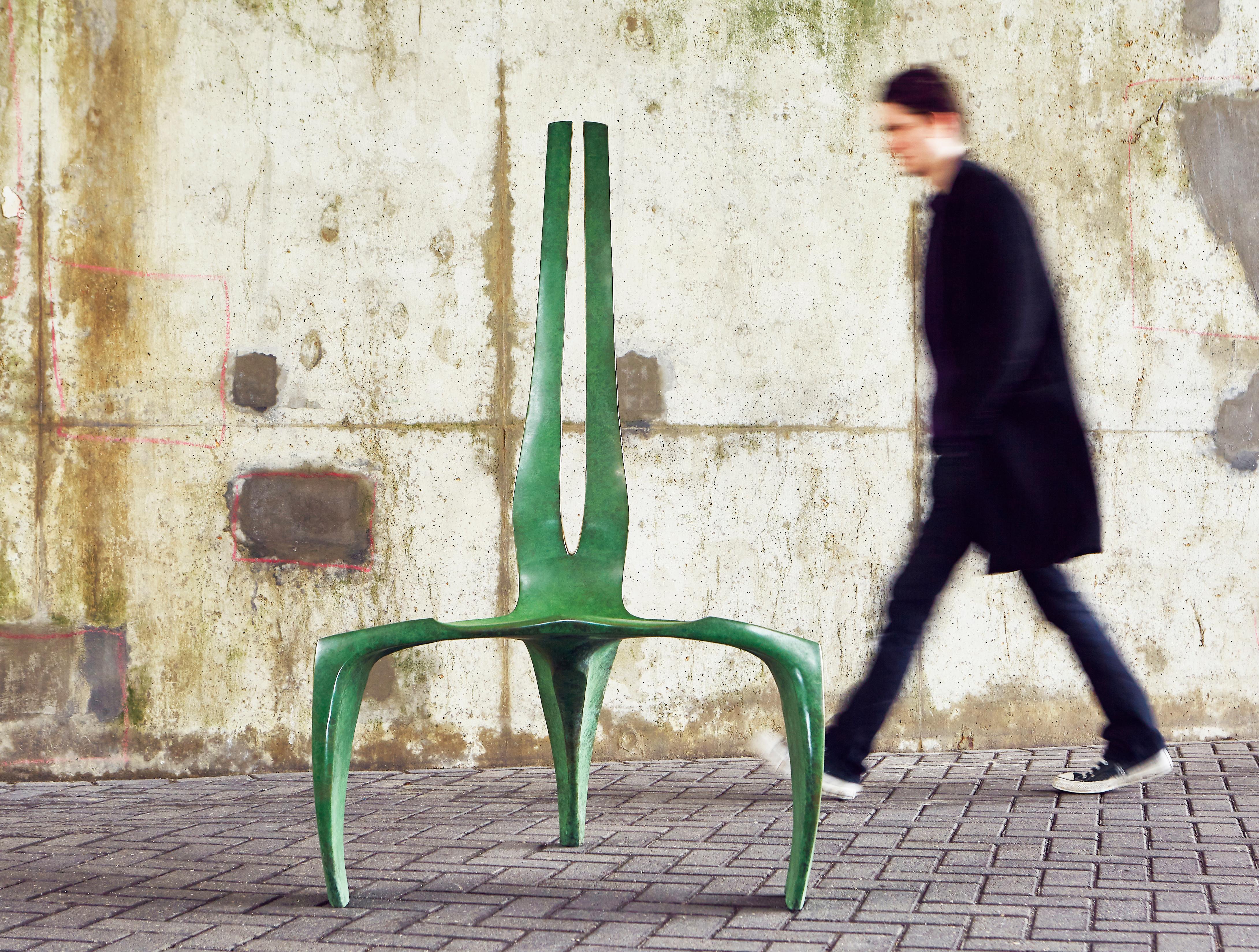 Chaise contemporaine, verte et unique en son genre, en bronze moulé, en forme de dragon, par Alun Heslop en vente 3