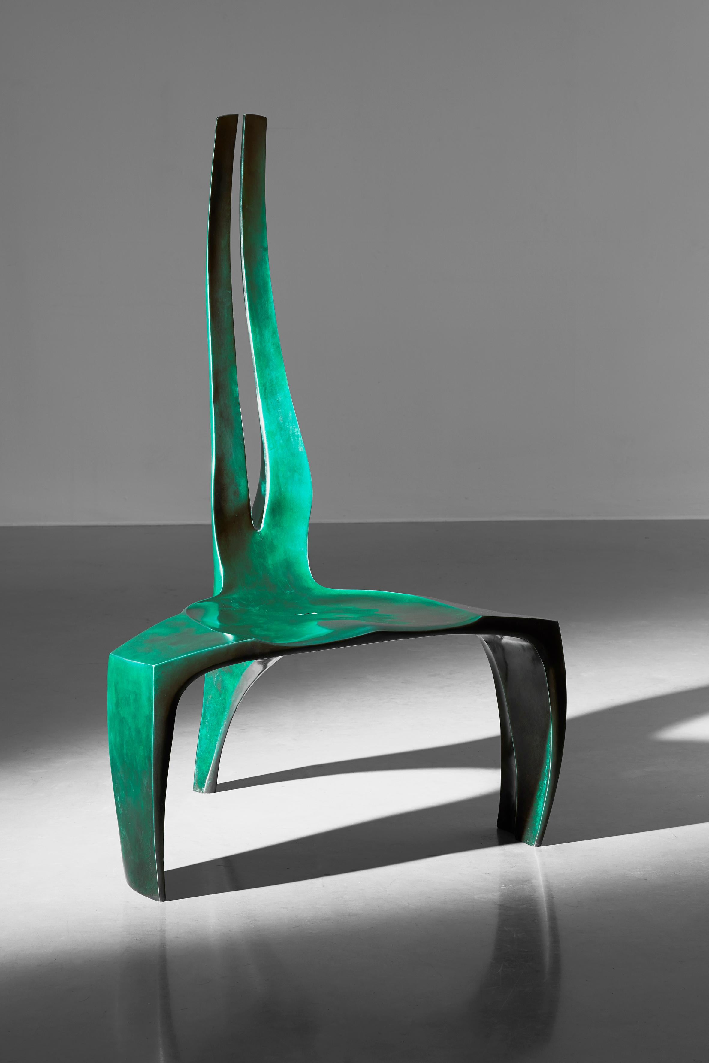 Kre et le dragon

Dragon Kre est une pièce audacieuse qui attire l'attention. Visuellement dynamique, d'une posture de prédateur mais confortable à l'usage, Kre porte le design, l'art et les performances ergonomiques fonctionnelles à un tout autre