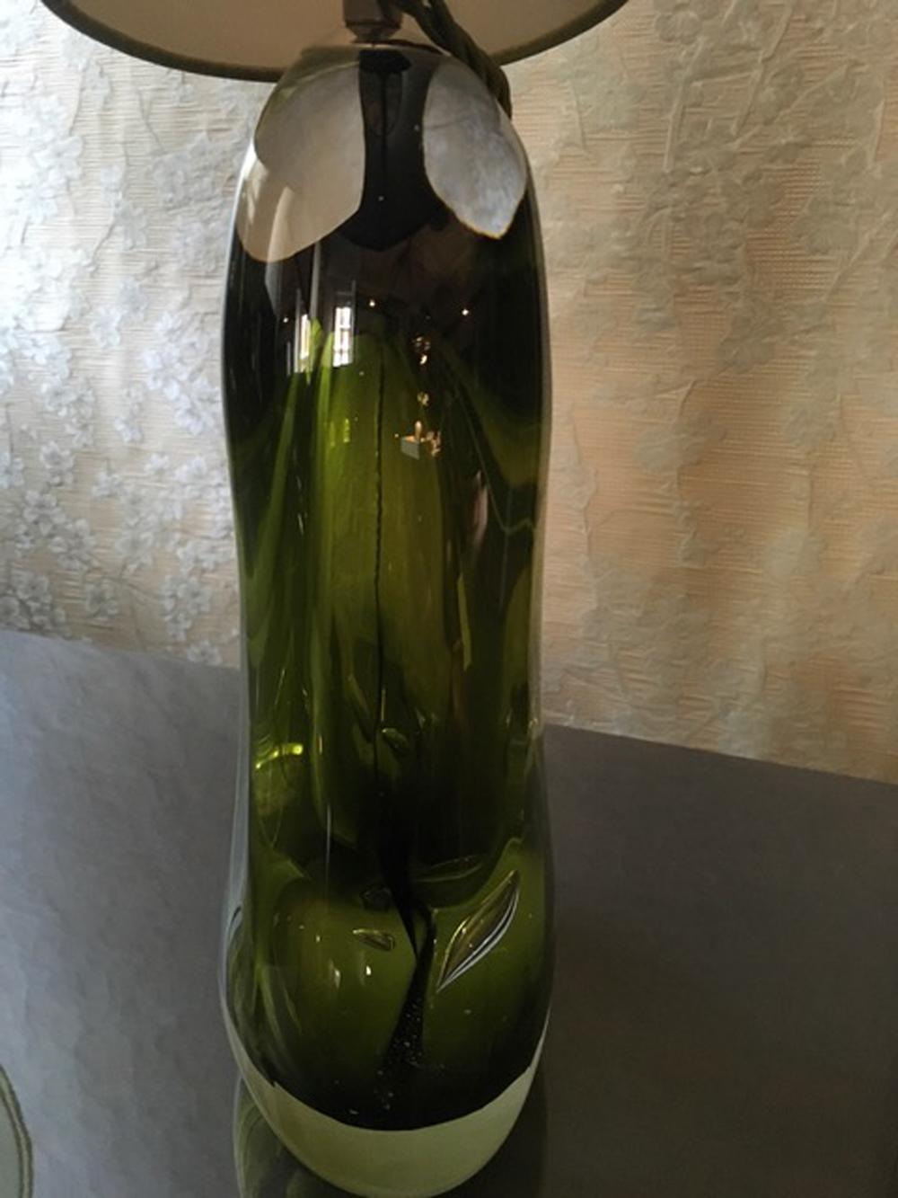 Contemporary Green Blown Glass Table Lamp with Silk Lampshade In New Condition In Brescia, IT