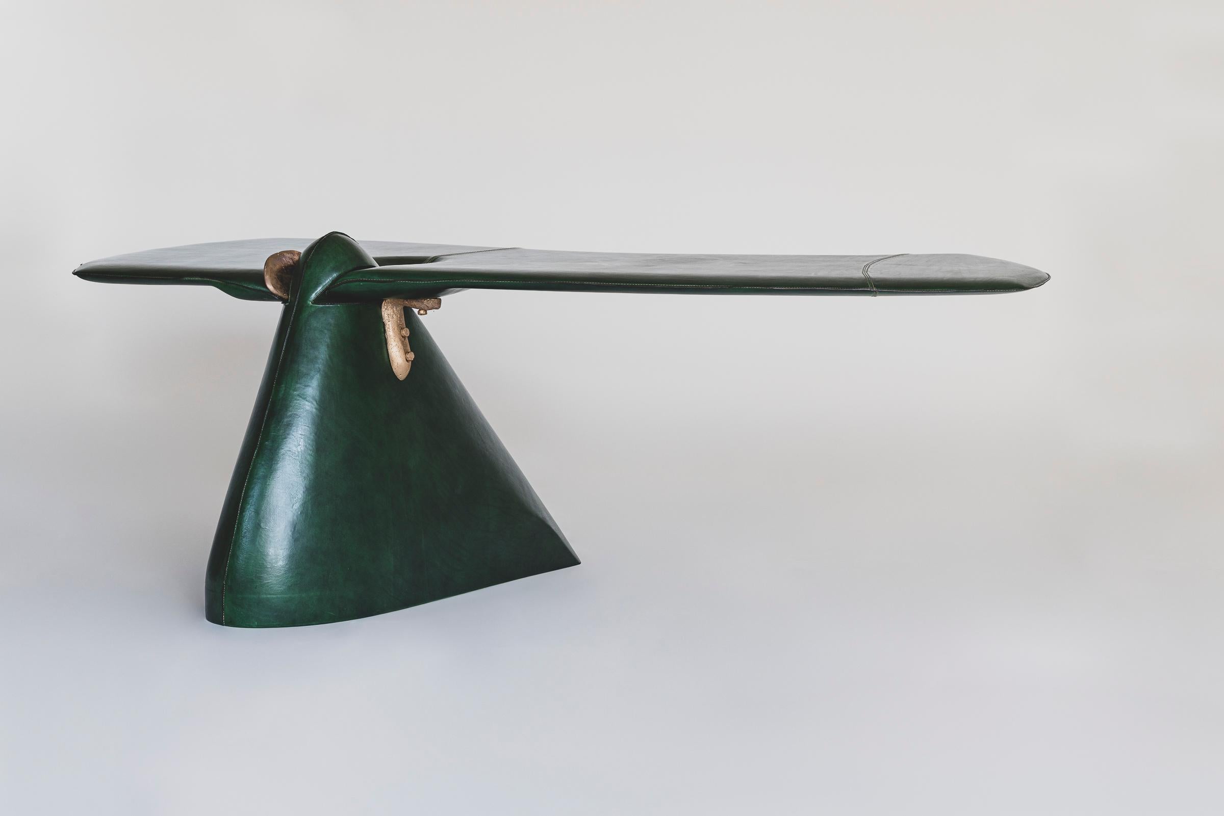 Scrivania Pico contemporanea rivestita in pelle verde e bronzo in vendita 6