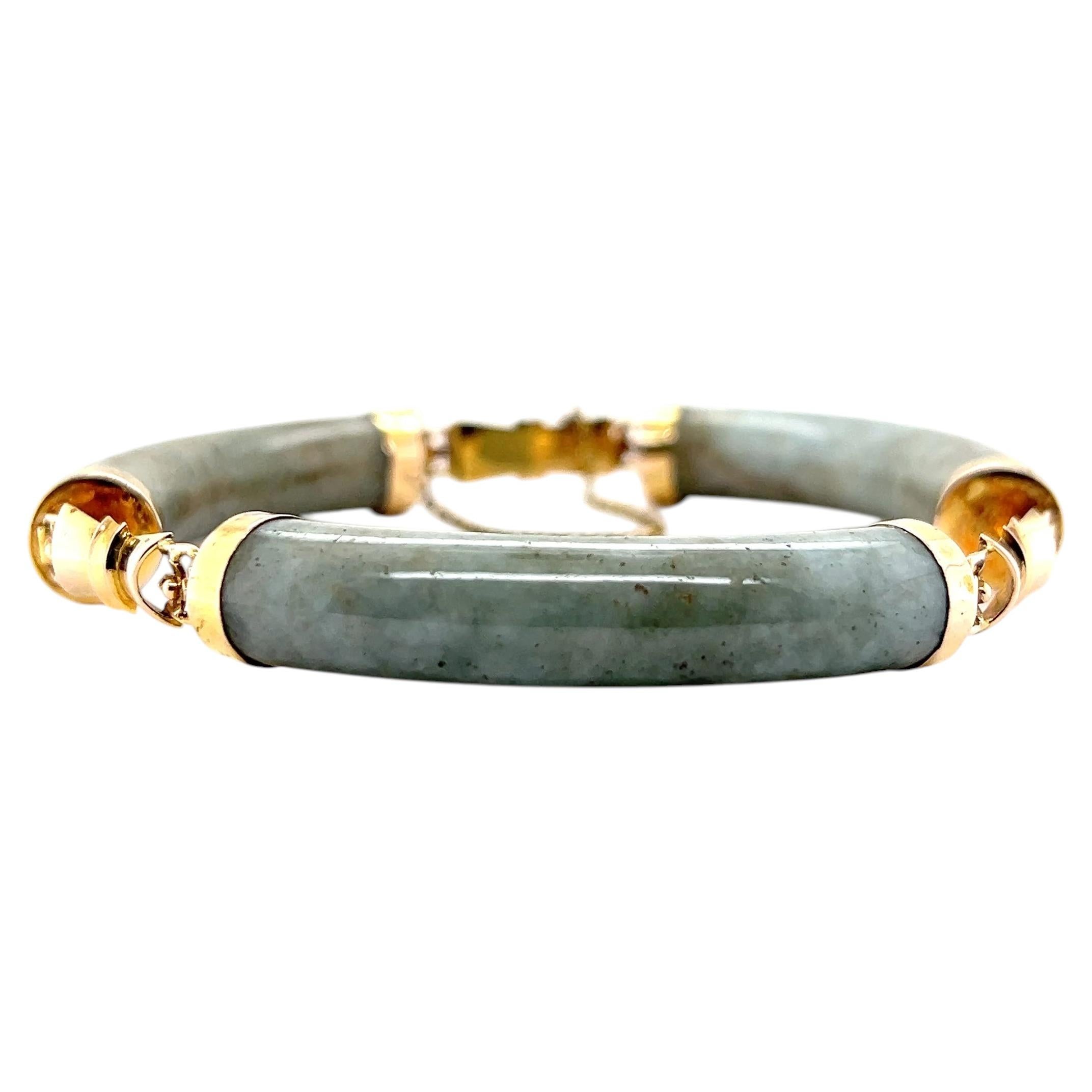 Pulsera contemporánea de jadeíta verde sin teñir con eslabones de oro amarillo de 18 quilates en venta
