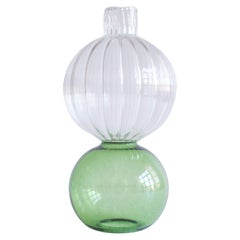 Récipient à eau vert contemporain soufflé par Natalia Criado Rond circulaire
