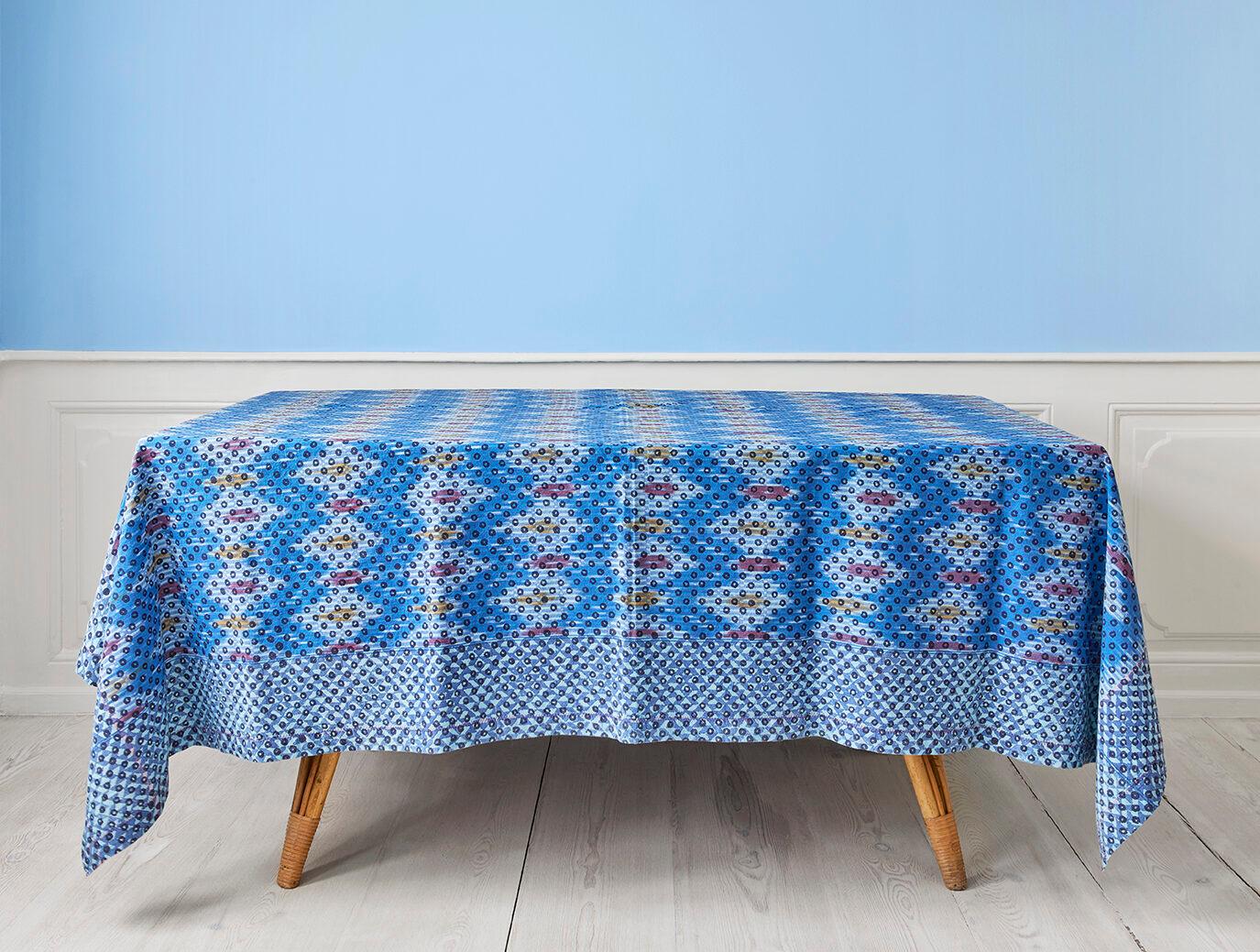 Gregory Parkinson
USA, Contemporary

One of a kind tablecloth with ikat hand-blocked patterns on textile. 

Measures: H 240 x W 203 cm.