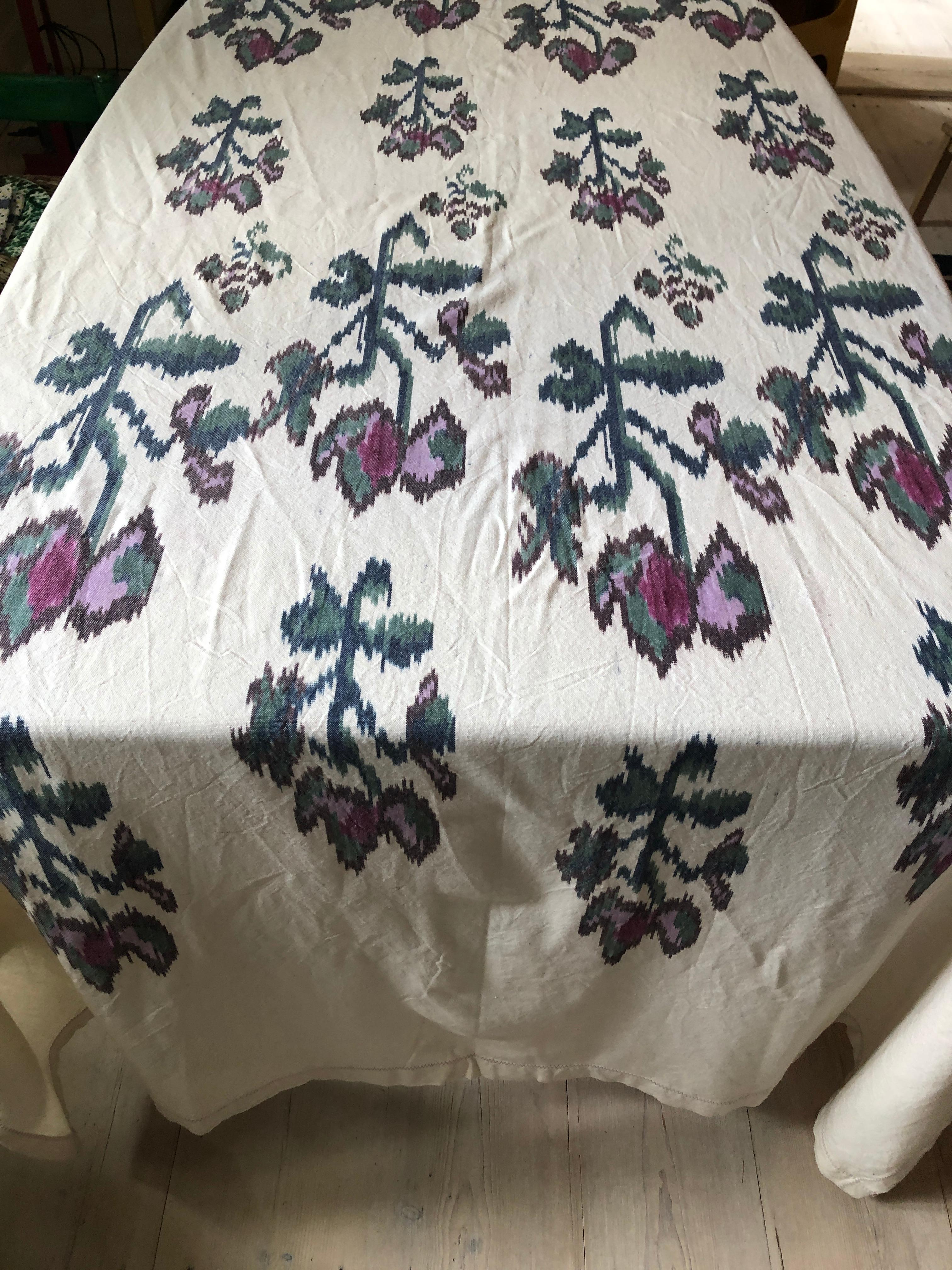 Contemporary Gregory Parkinson Tablecloth with White Ikat Hand-Blocked Patterns In New Condition In Copenhagen K, DK