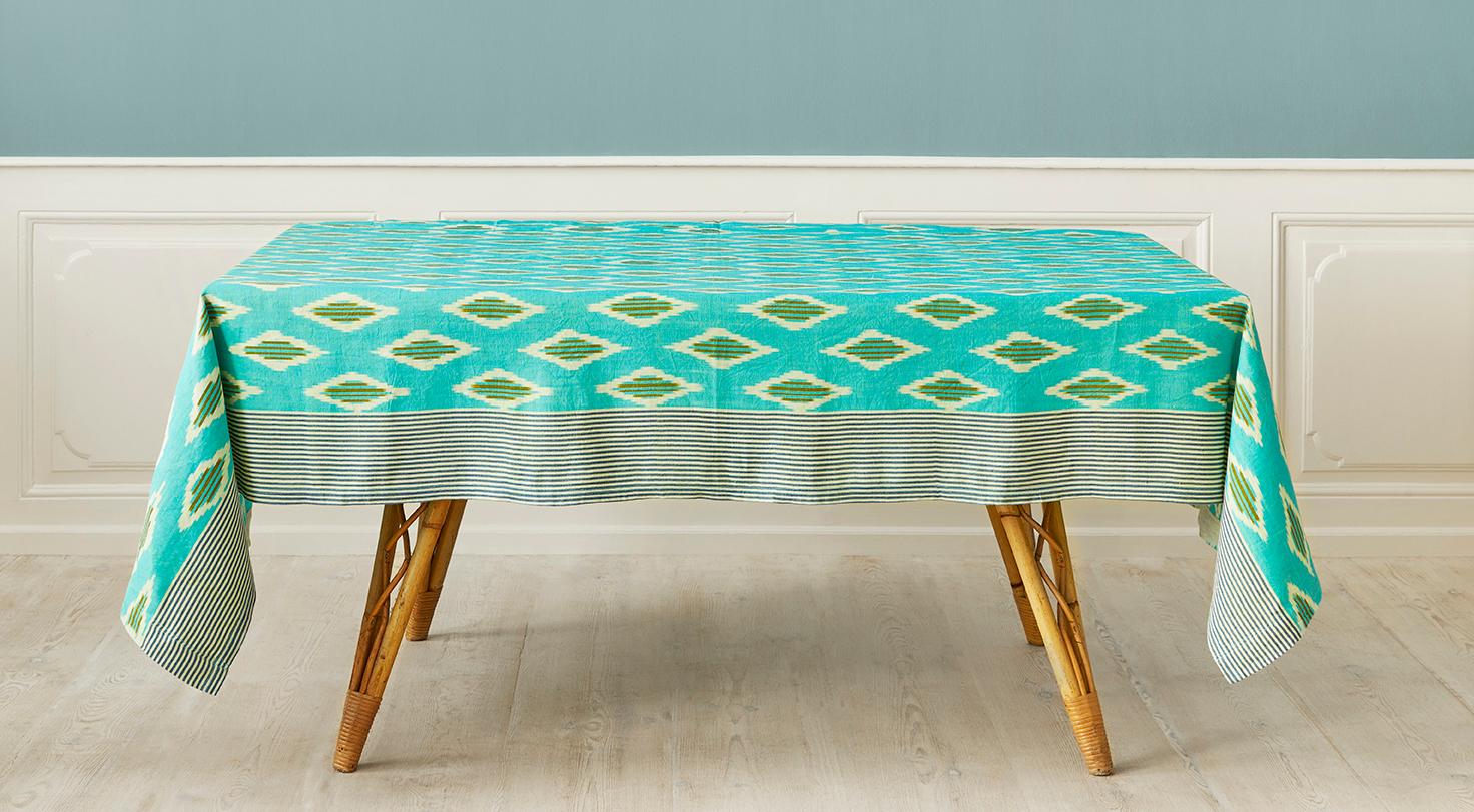Gregory Parkinson
USA, Contemporary

One of a kind tablecloth with hand-blocked patterns on Ikat textile.

H 240 x W 150 cm
 
