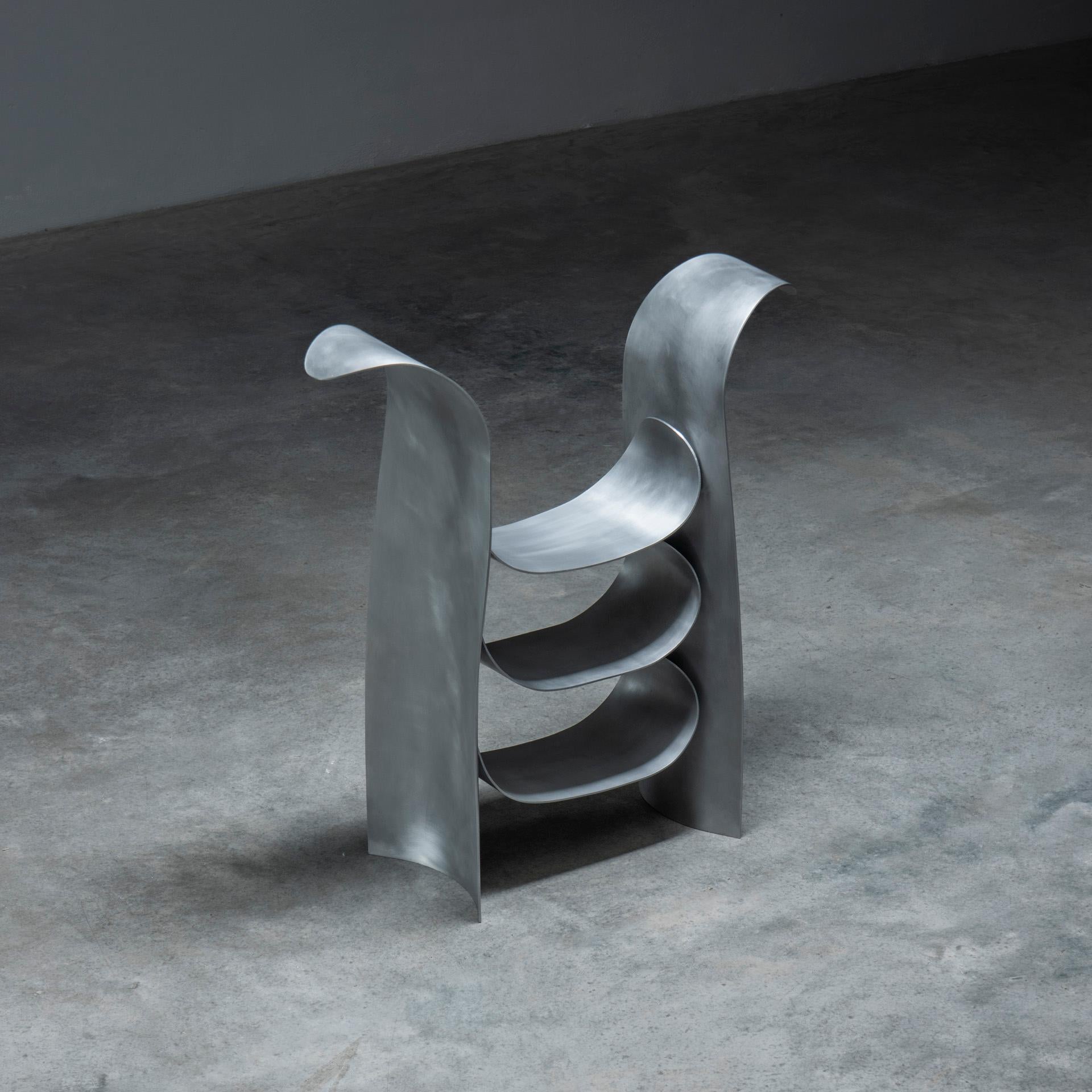 Contemporary grey aluminium Large Wavy Shelf by Yoon Shun For Sale 2