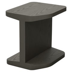 Table d'appoint contemporaine en frêne gris Poids de l'ombre par Atelier V&F