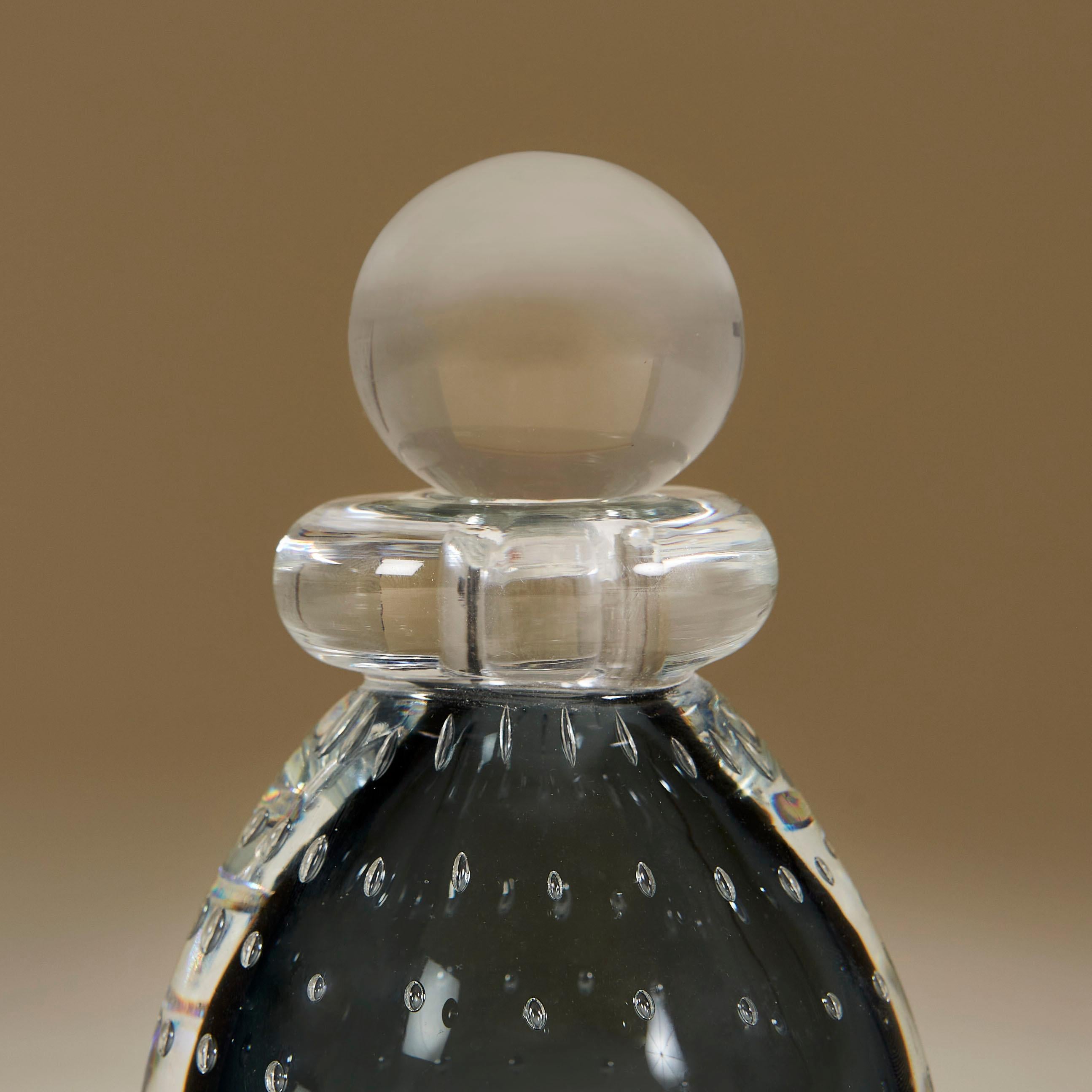 italien Grande bouteille de parfum contemporaine Bullicante grise et noire de Murano en vente