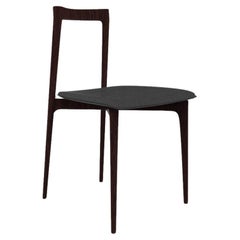 Grauer Stuhl mit Linea 622 Leder und dunkler Eiche von Collector Studio