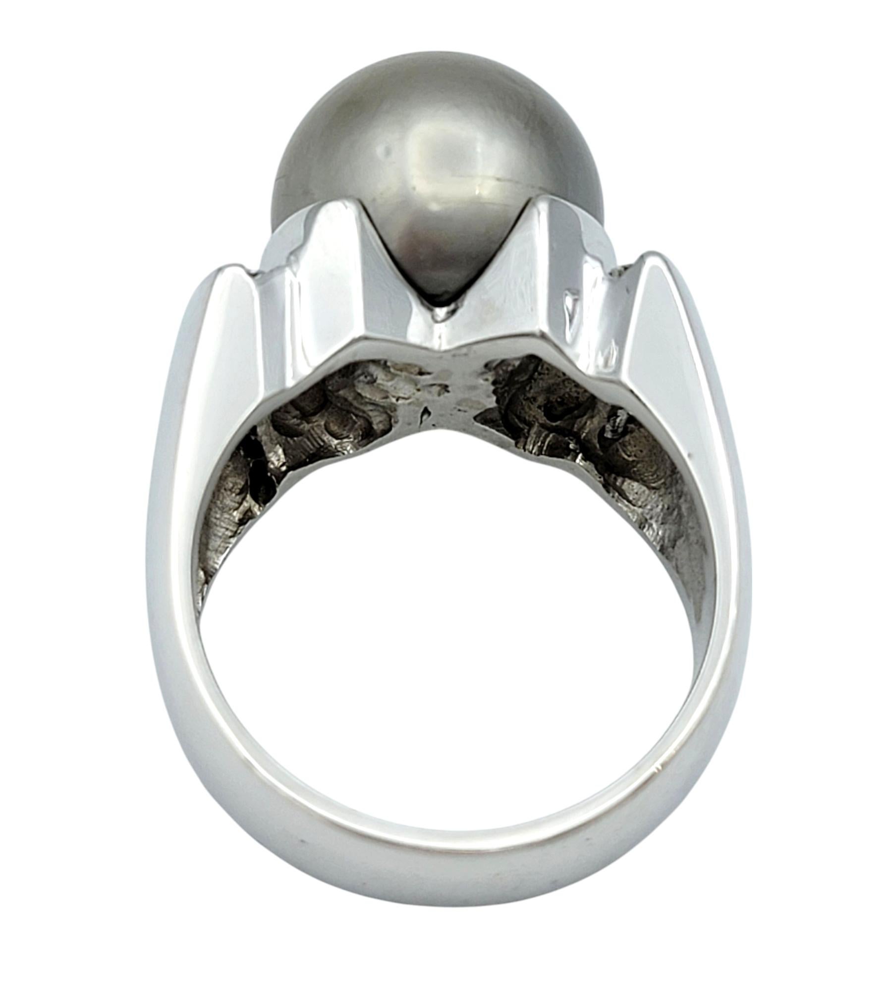 Anillo Contemporáneo de Perla Cultivada Gris con Diamantes en Oro Blanco de 14 Kilates en venta 3