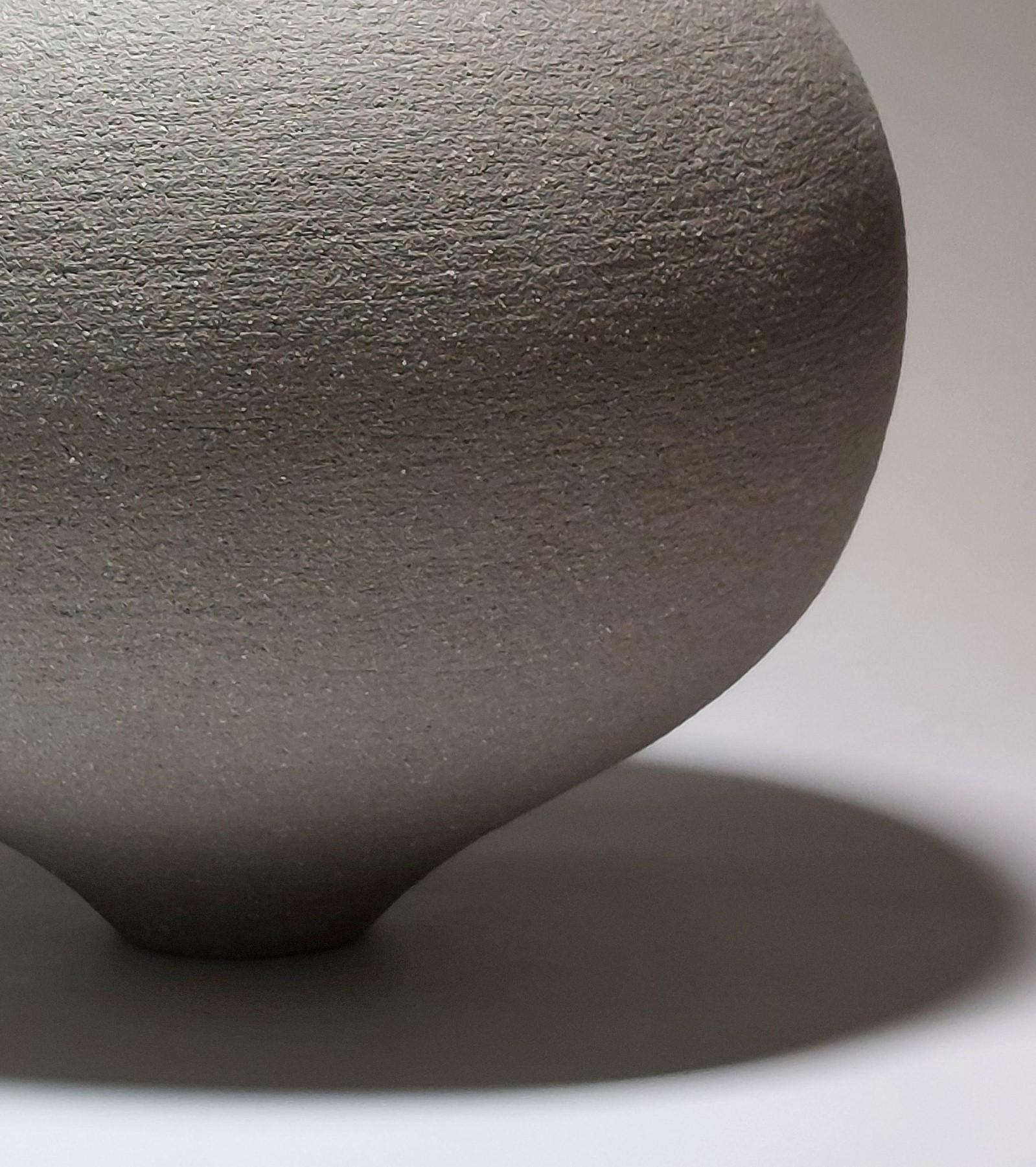British Contemporary Grey Stoneware Ceramic Vessel by Rachel Peters, Medium, In Stock. For Sale