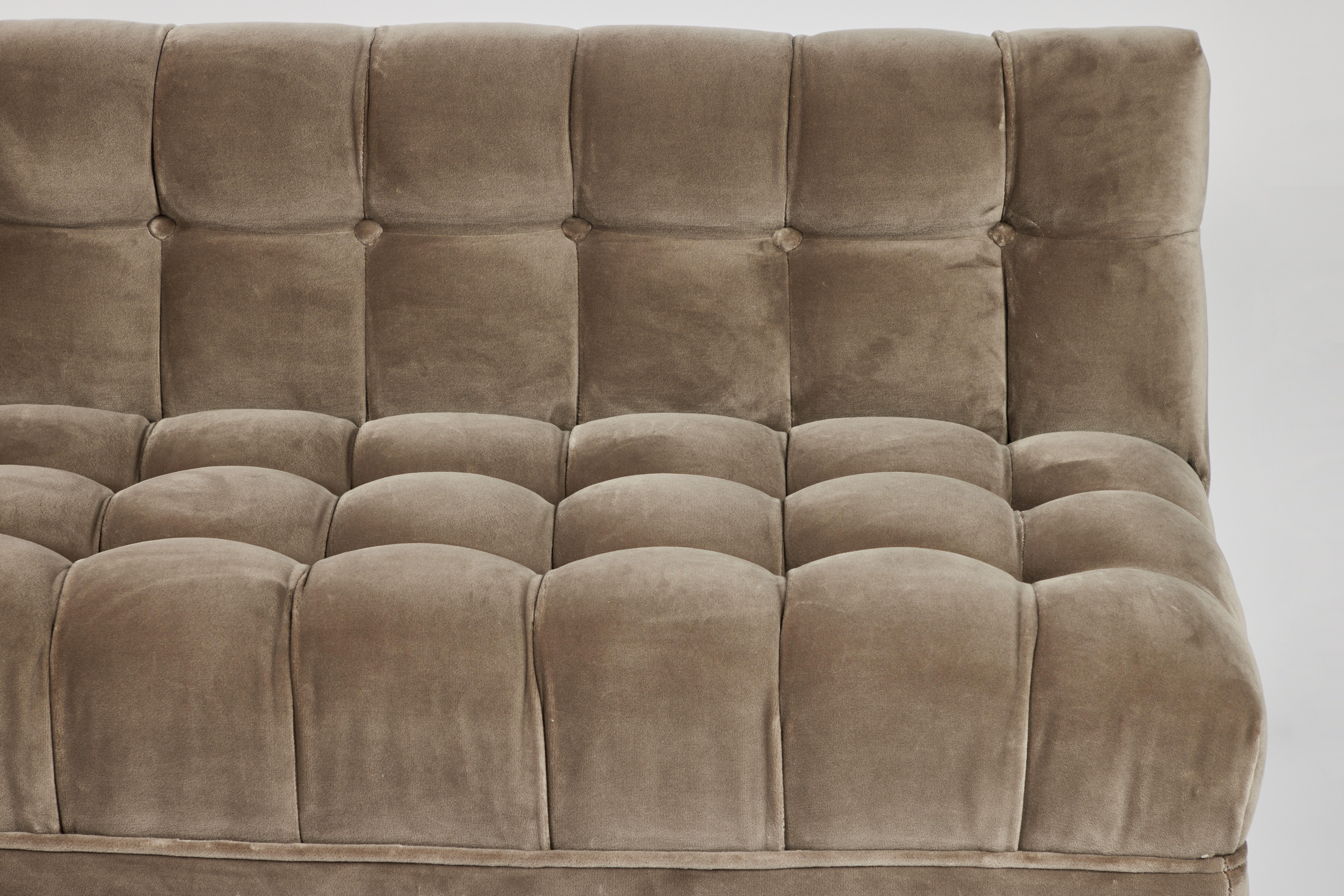 Contemporary Grey Suede Tufted L-Shaped Corner Sofas, Set of 2 For Sale 5