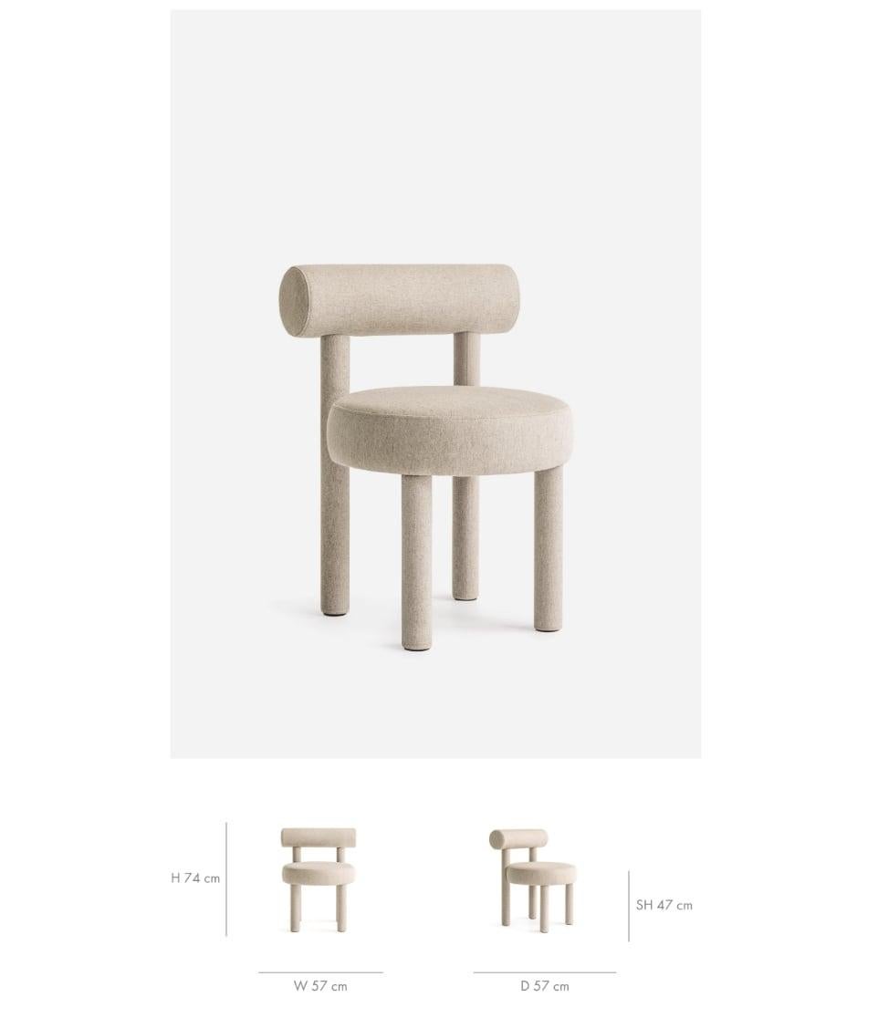 Hand-Crafted Contemporary Gropius Dining Chair CS1 in Barnum White Boucle Fabric by NOOM For Sale