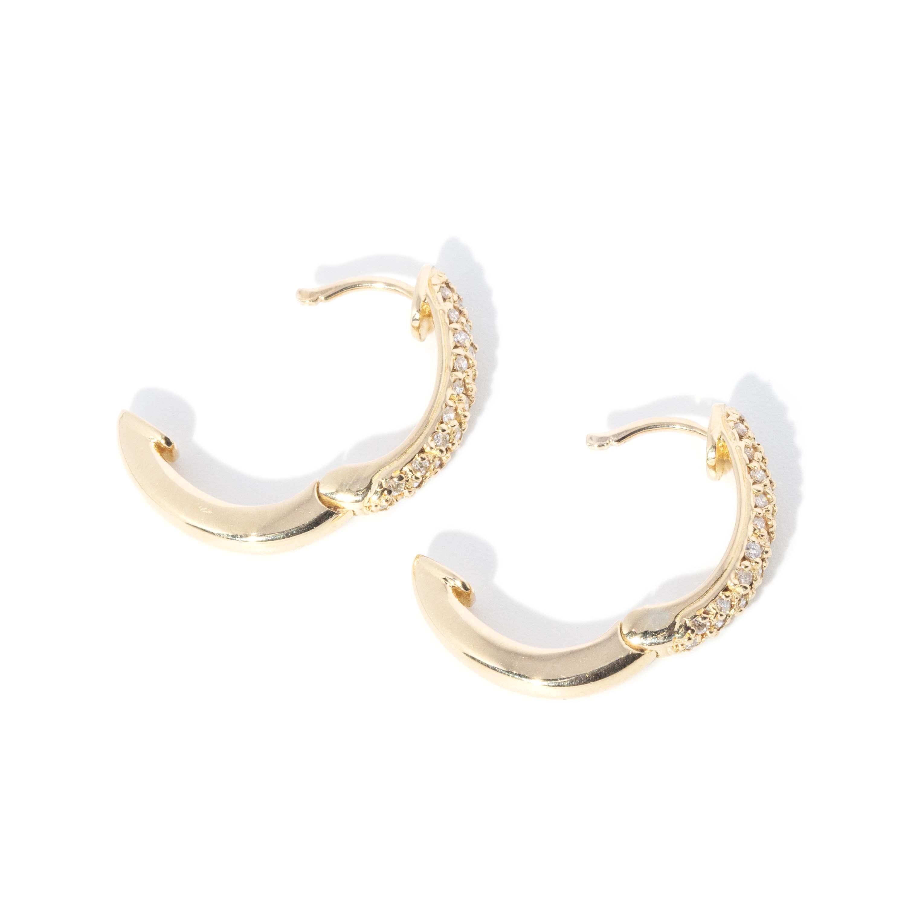 Zeitgenössische Halbkarat-Diamant-Reifenohrringe aus 18 Karat Gold im Angebot 6