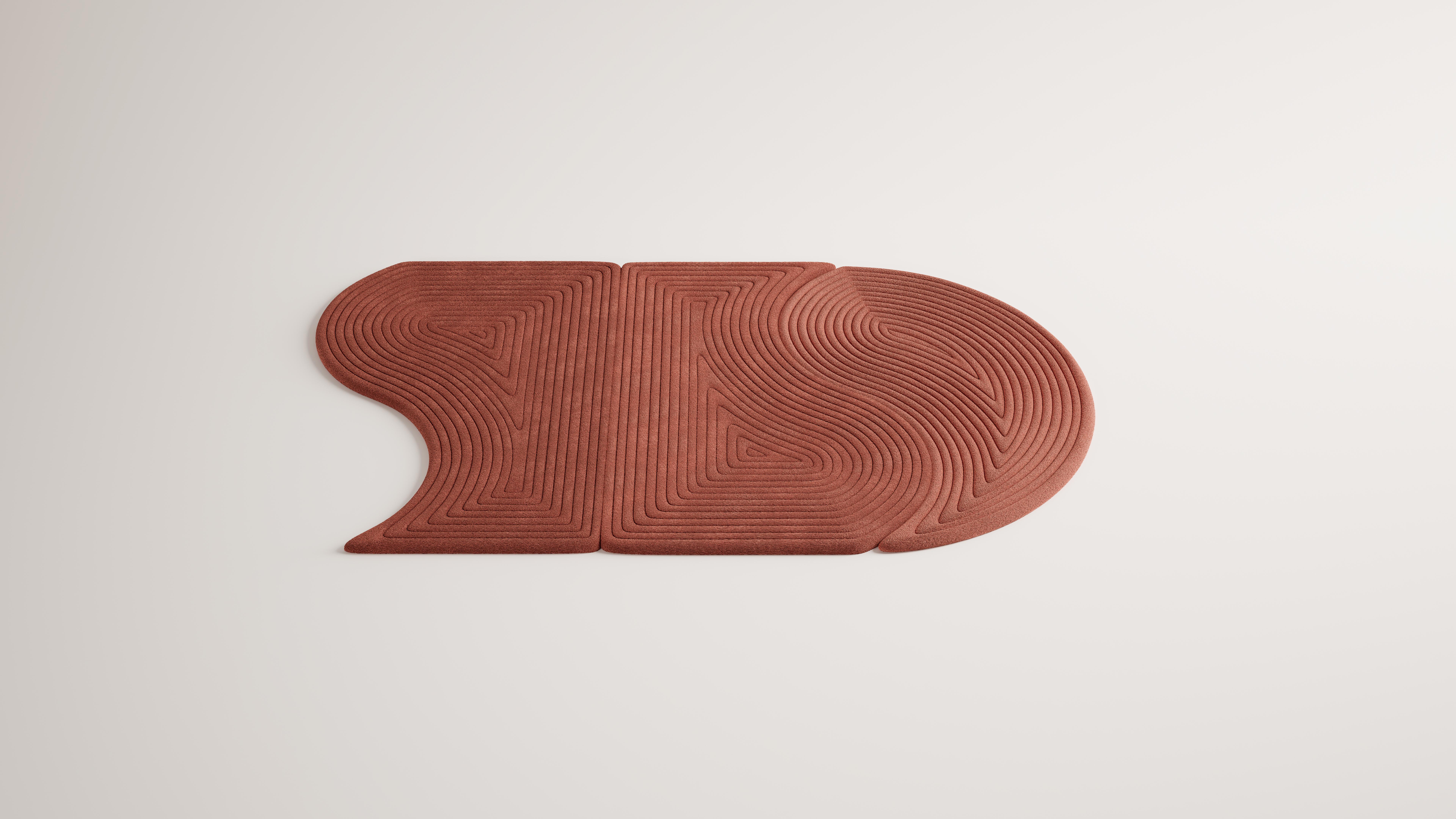 Moderne Demi-lune contemporaine Niwa + Niwa A Tapis Rouge Corail en vente