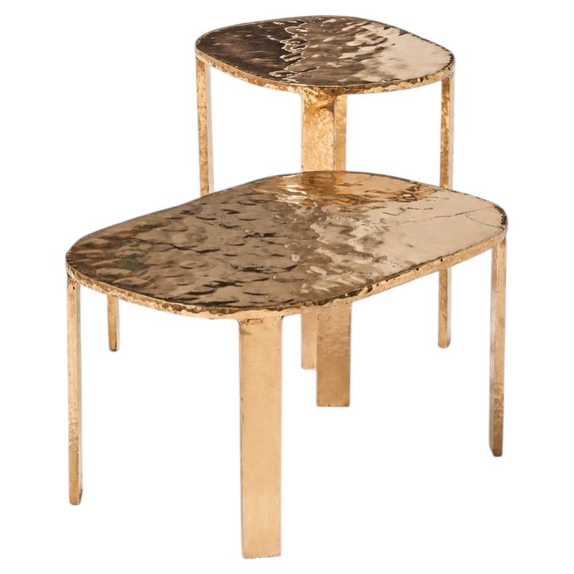 Tables d'appoint contemporaines en bronze martelé par Colo Studio, France