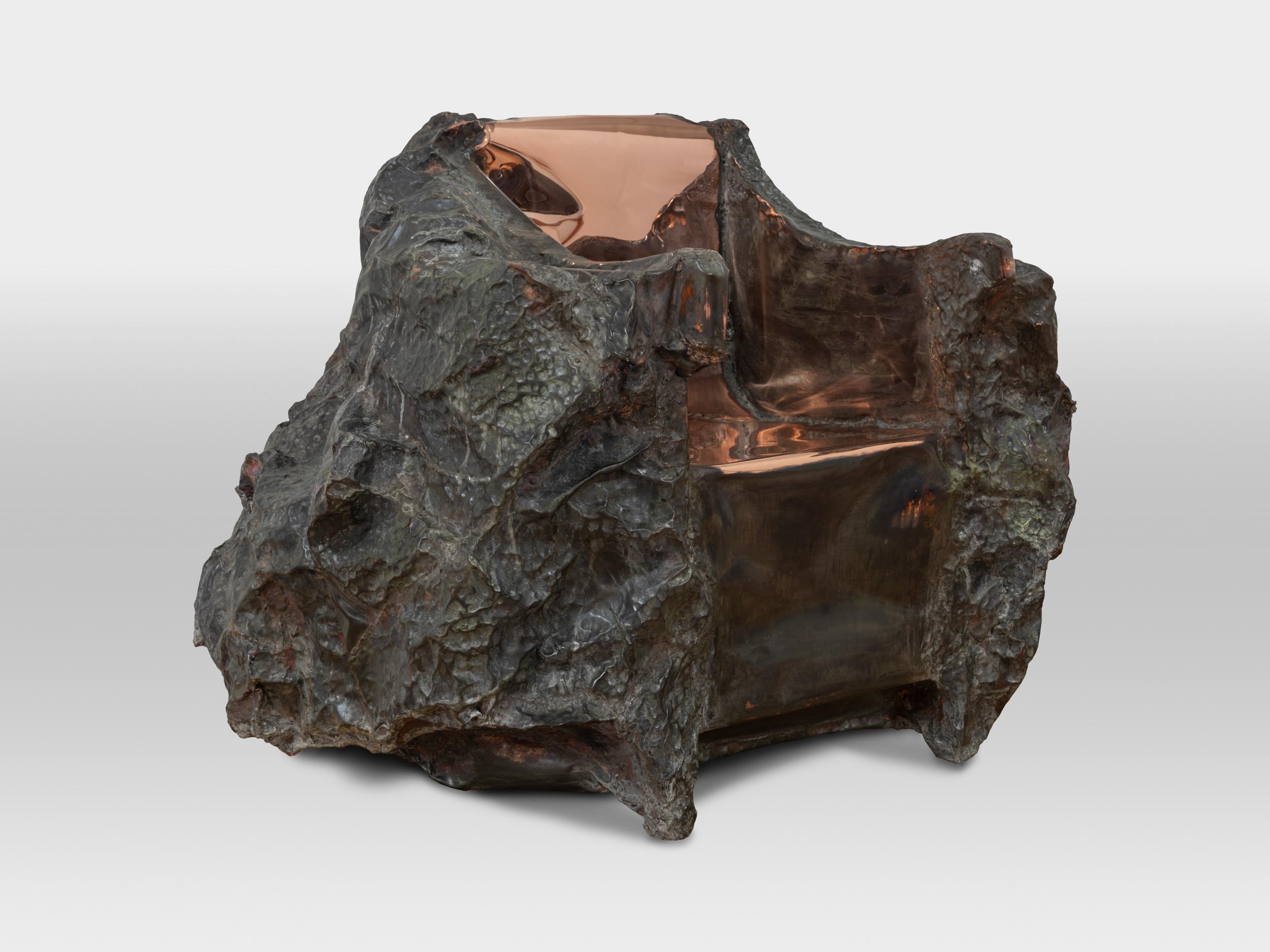 Contemporáneo Asiento Meteor II de cobre martillado de Marius Ritiu Belga en venta