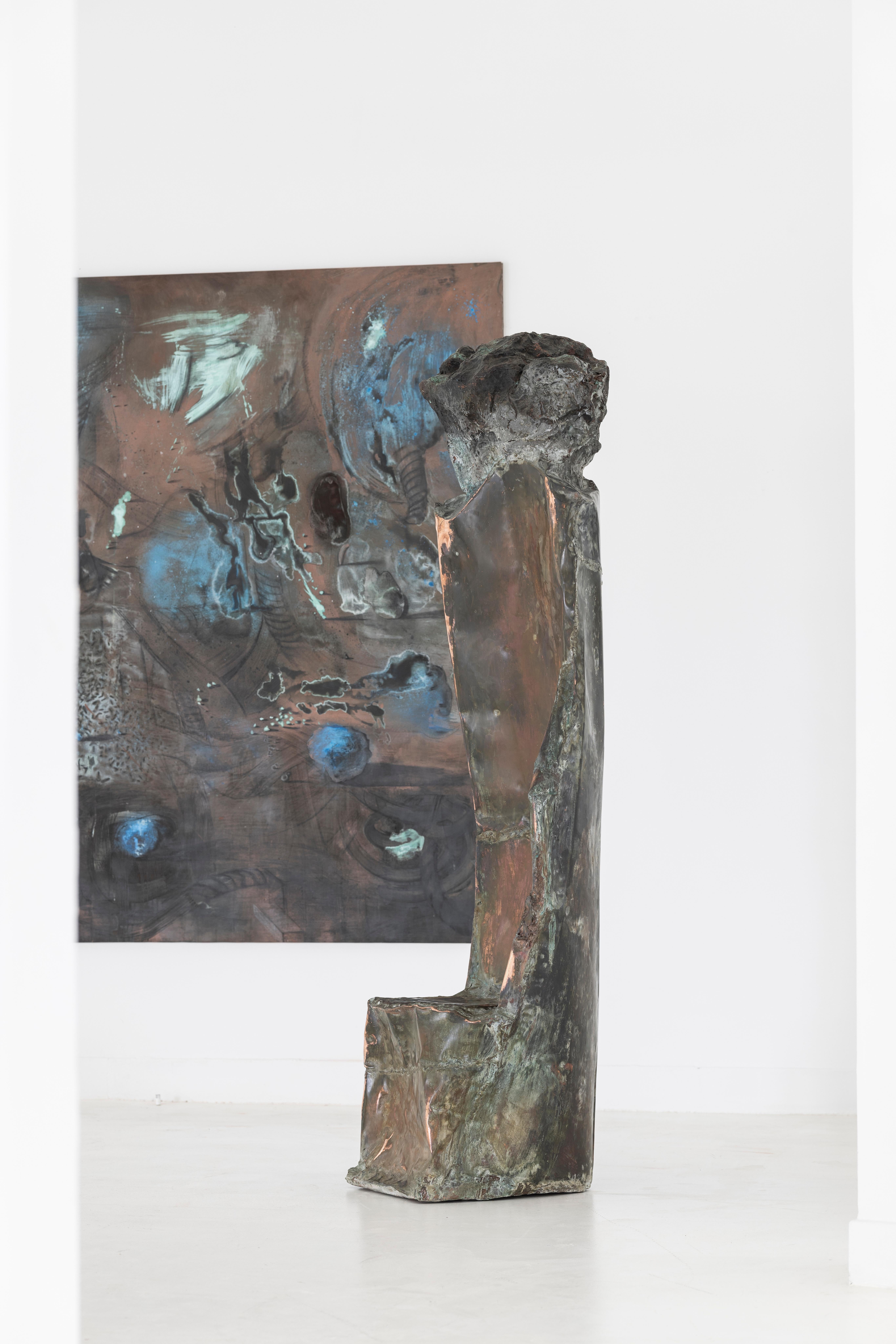Martellato Trono di Sisifo in rame martellato contemporaneo di Marius Ritiu in vendita
