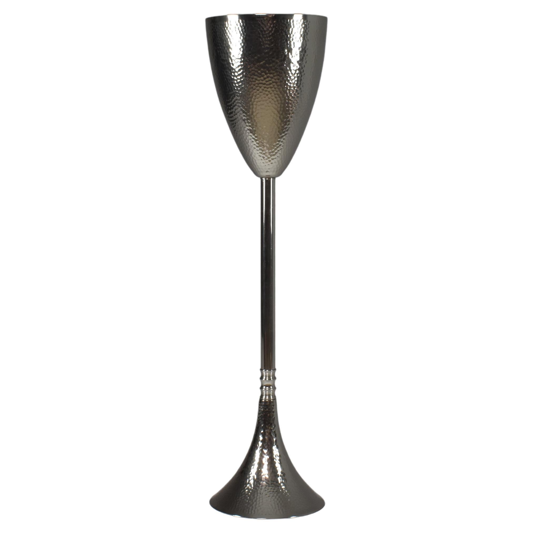 Portabicchiere da champagne contemporaneo in ottone nichelato martellato