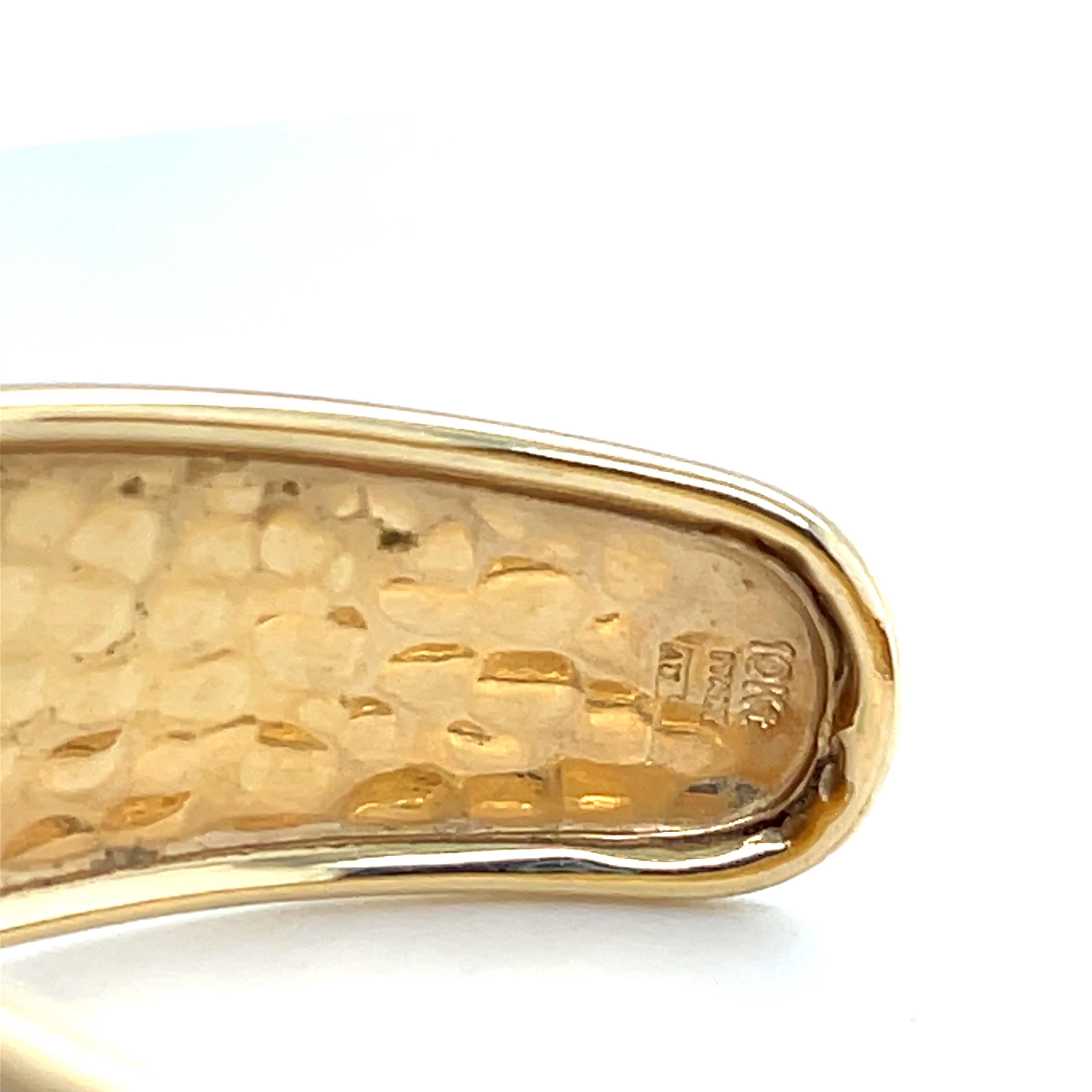 Bracelet manchette contemporain en or jaune Hammer 1