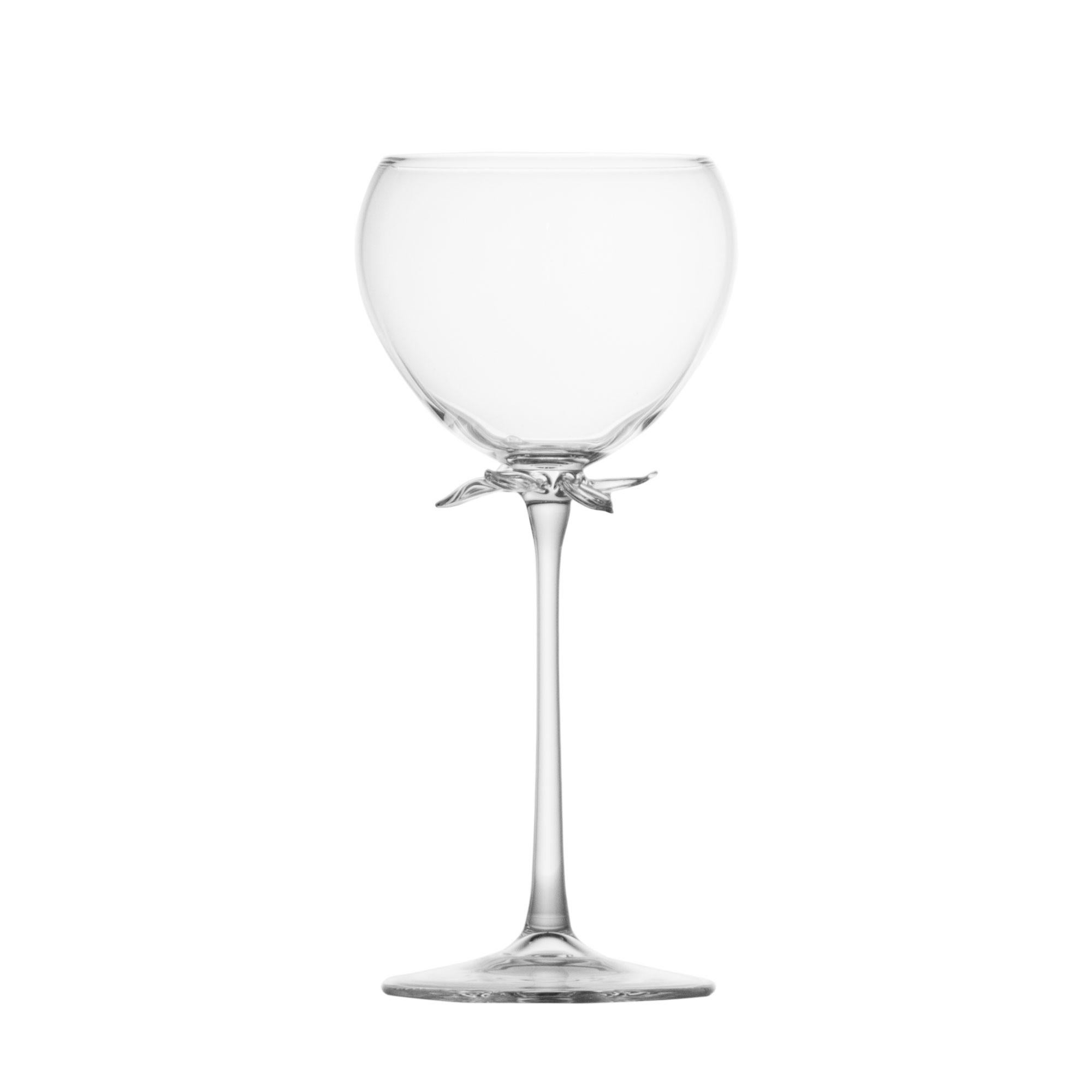 Altro Set di bicchieri da vino fortificati soffiati a mano in stile contemporaneo Bouquet di fiori da giardino con petali in vendita