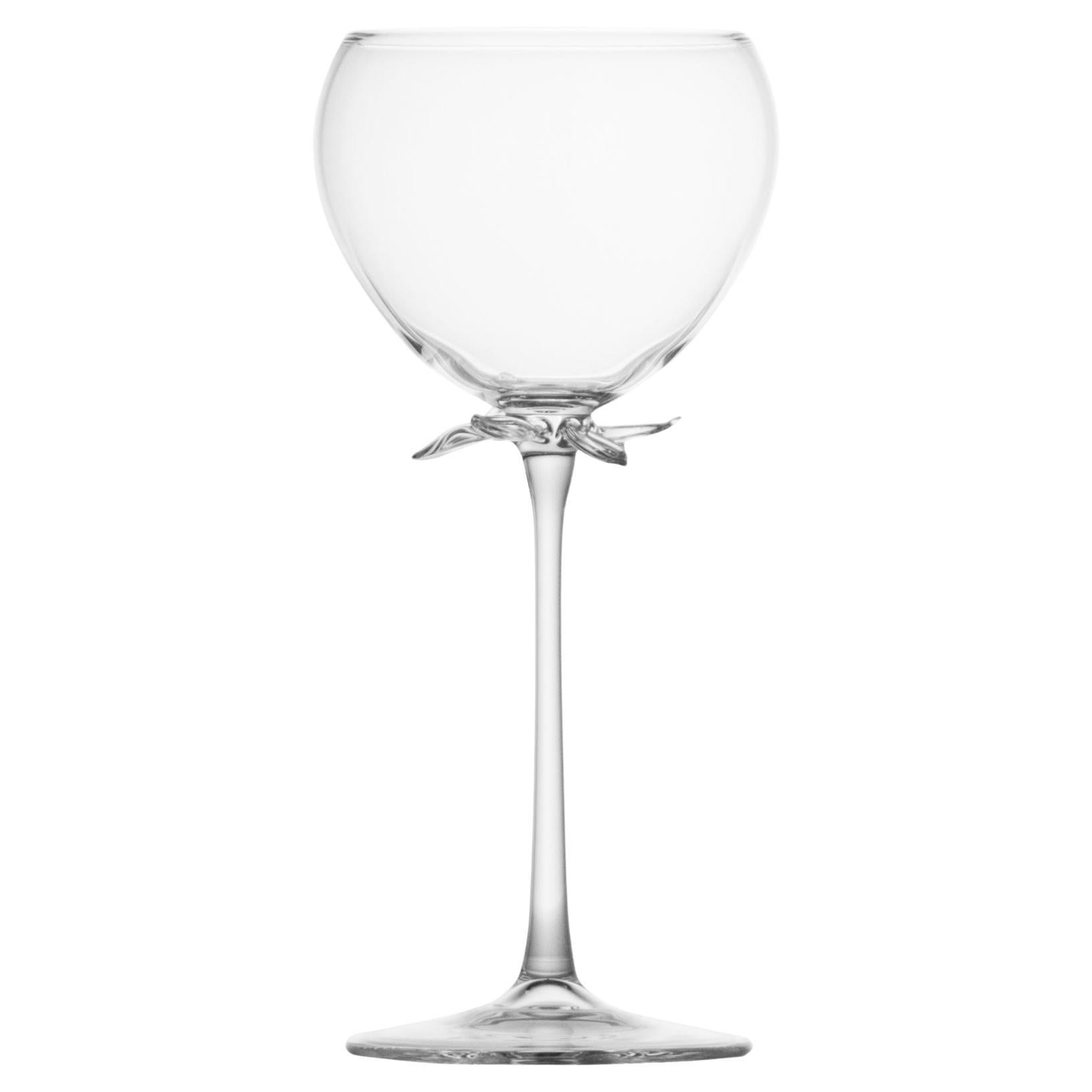 Set di bicchieri da vino fortificati soffiati a mano in stile contemporaneo Bouquet di fiori da giardino con petali in vendita