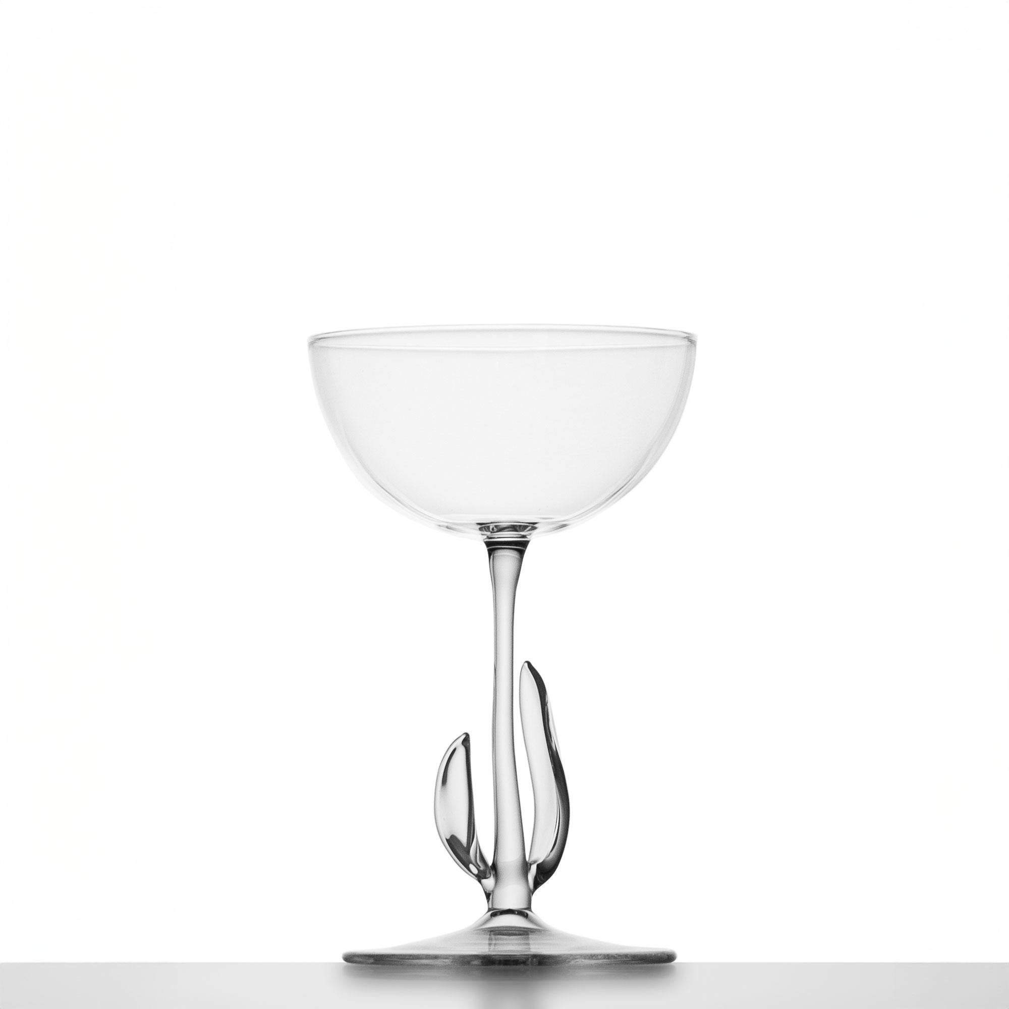 Verre à cocktail Gardenia - Collectional par Simone Crestani

Faisant partie de la Collection Salsa de Simone Crestani, le verre à cocktail Gardenia incarne la simplicité raffinée et la grâce sculpturale. Soufflé à la main en verre borosilicaté, il