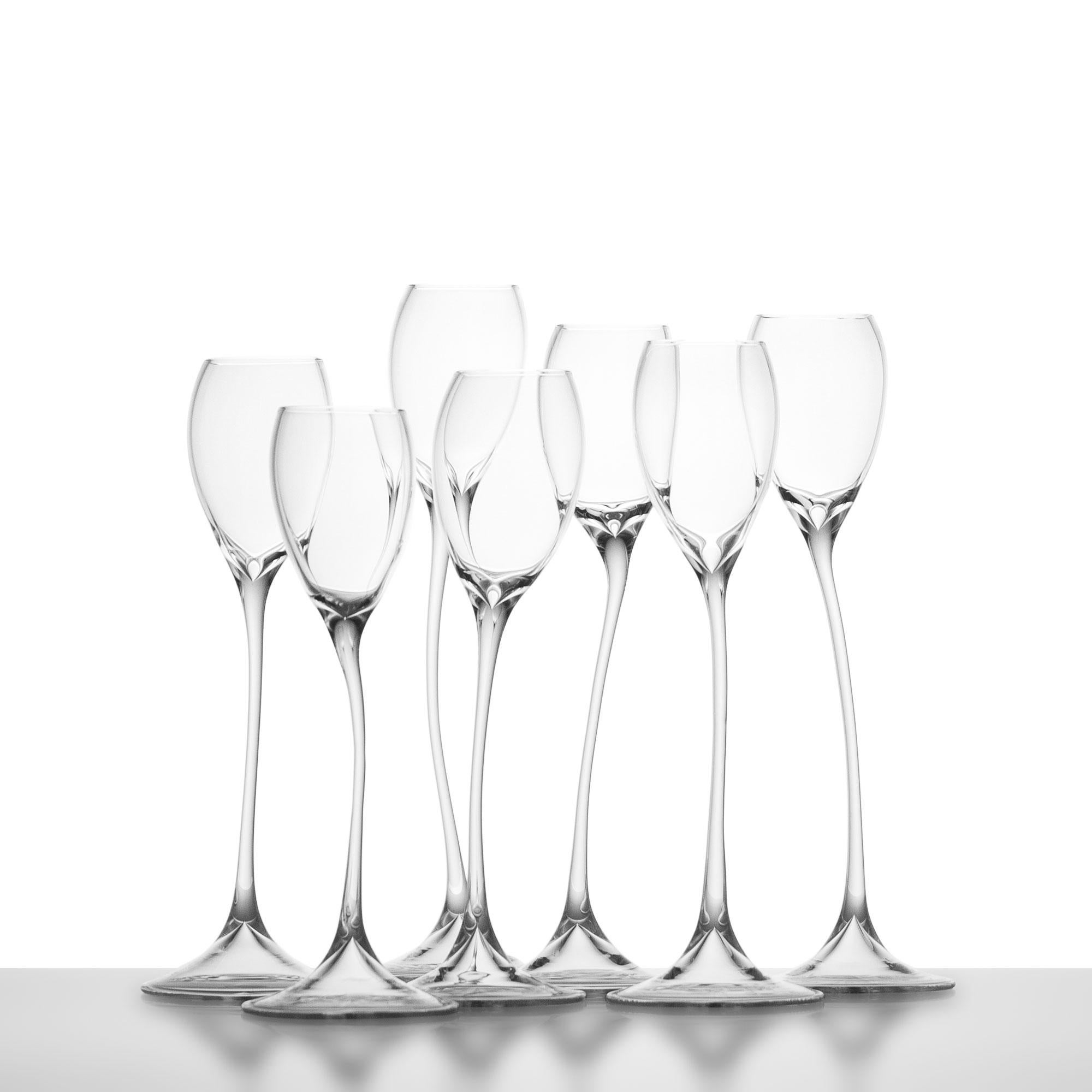 Tulip Spirit Set — Garden Collection by Simone Crestani

Seven swaying stems transform the table into a flowery meadow, turning the end of a meal into a joyful picnic among friends. Each glass in the Tulip Spirit Set is shaped like a blooming tulip,