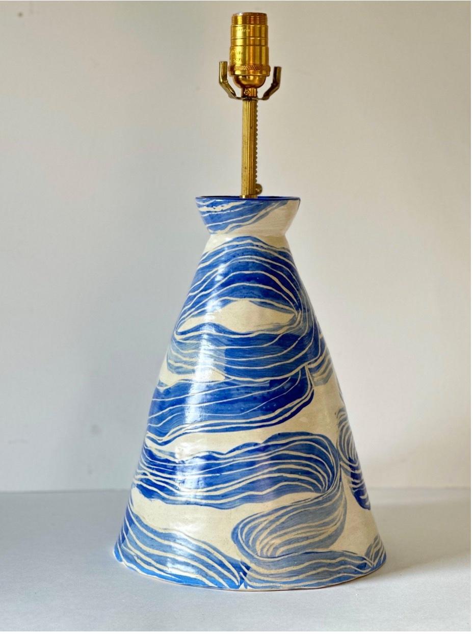 Américain Lampes contemporaines en céramique faites à la main  en vente