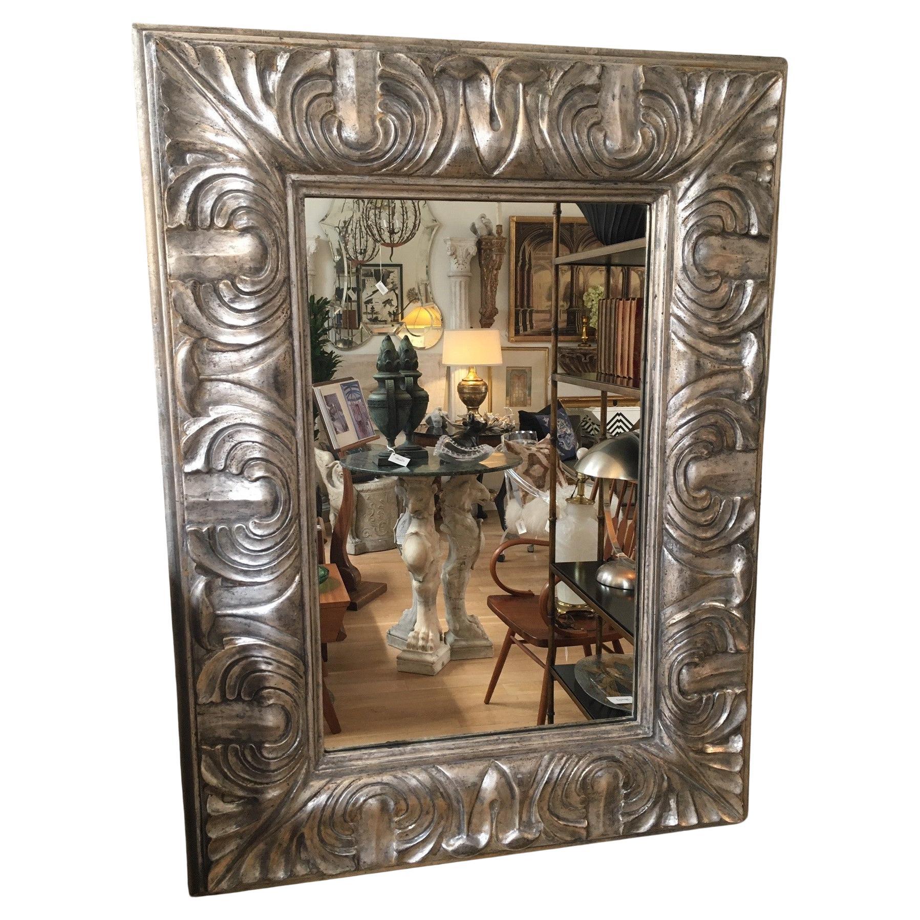 Espejo de Pared Contemporáneo Tallado y Pintado a Mano Hoja de Plata Antigua en venta 5