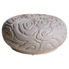 Caja Nube Contemporánea Tallada a Mano en Laca Crema por Robert Kuo, Edición Limitada