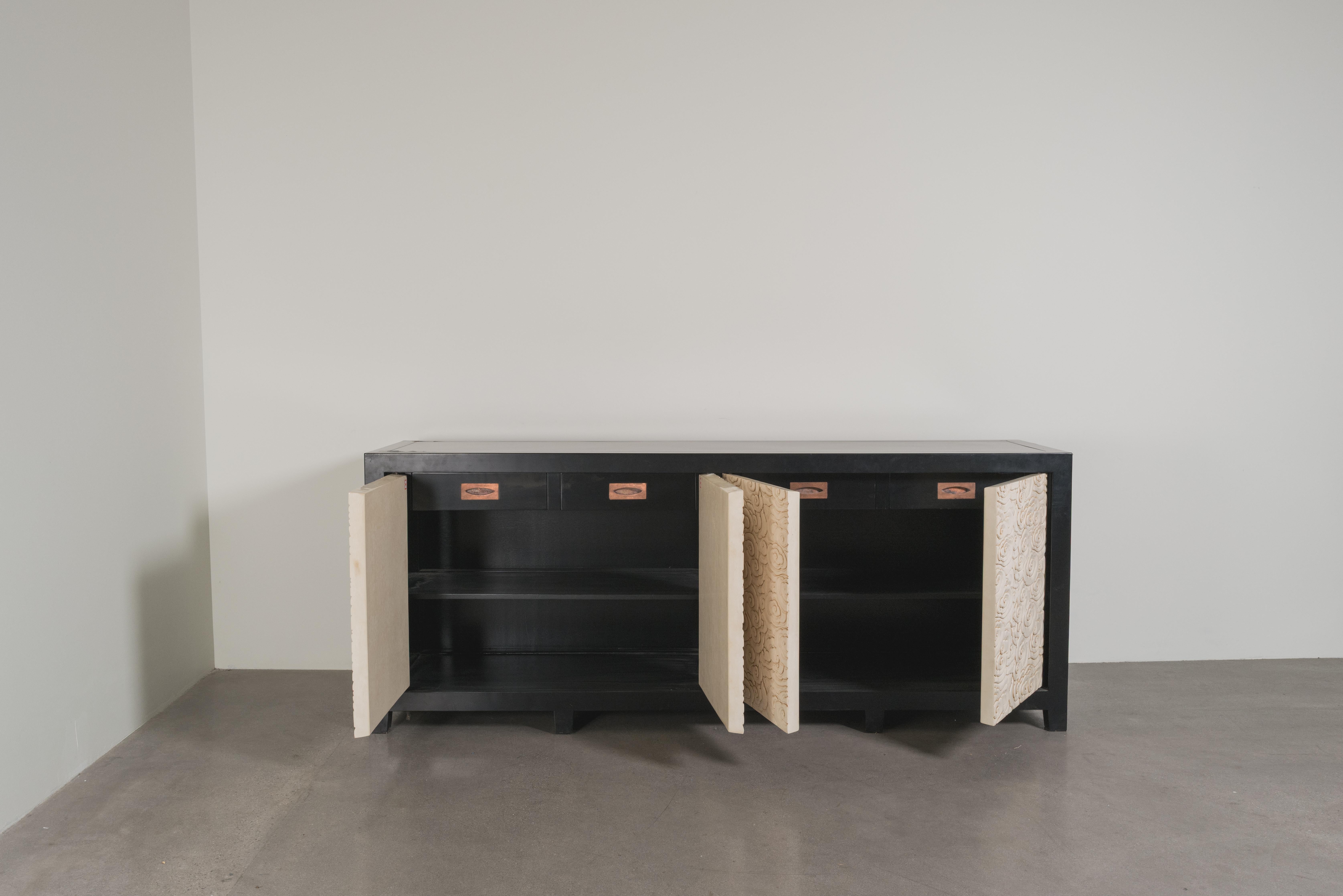 XXI secolo e contemporaneo Contemporary Hand Carved Cream Lacquer Cloud Design Buffet by Robert Kuo in vendita