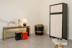 Cassapanca contemporanea intagliata a mano in lacca crema con design a nuvola di Robert Kuo