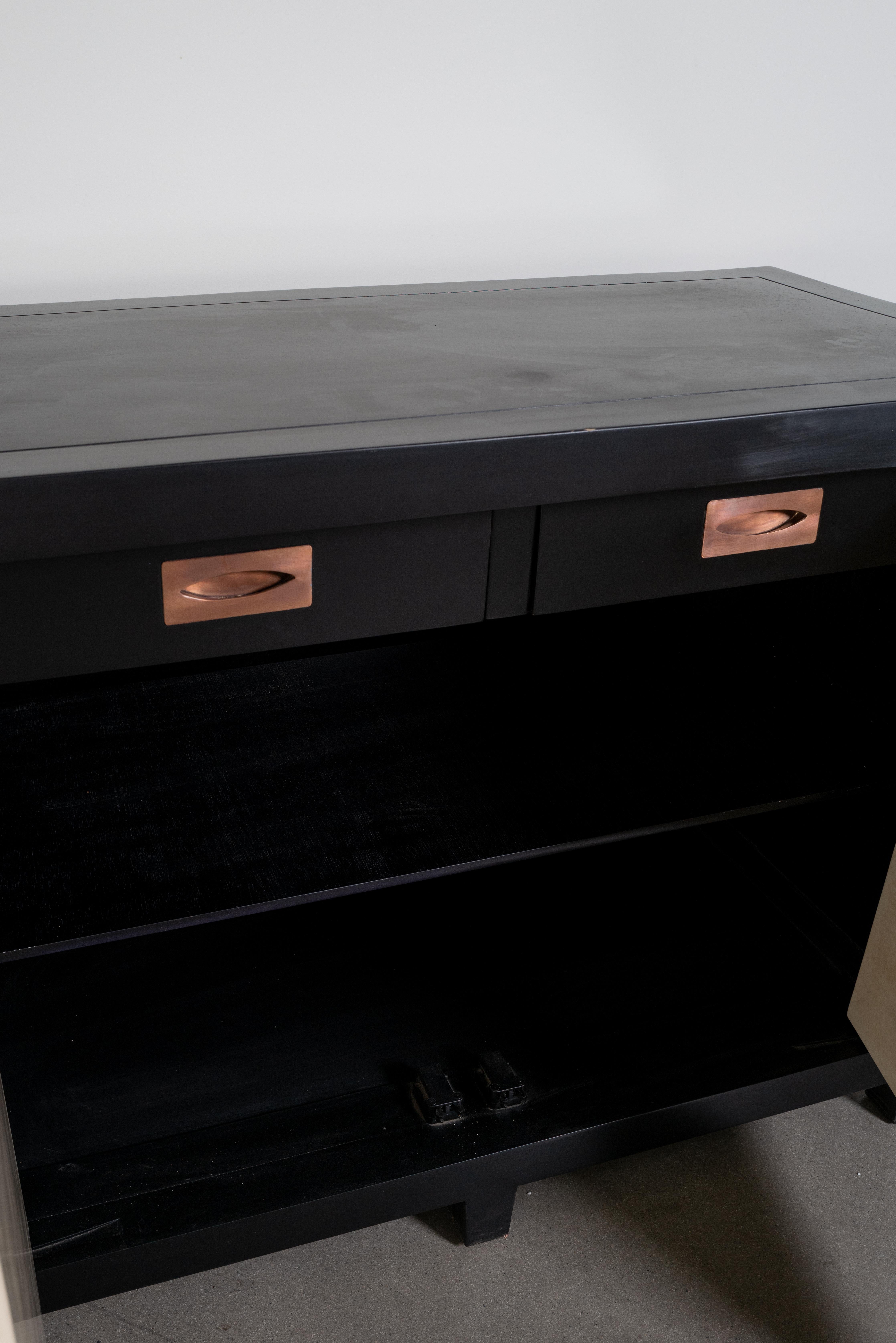 Contemporary Hand Carved Cream Lacquer Floral Design Buffet by Robert Kuo in vendita 3