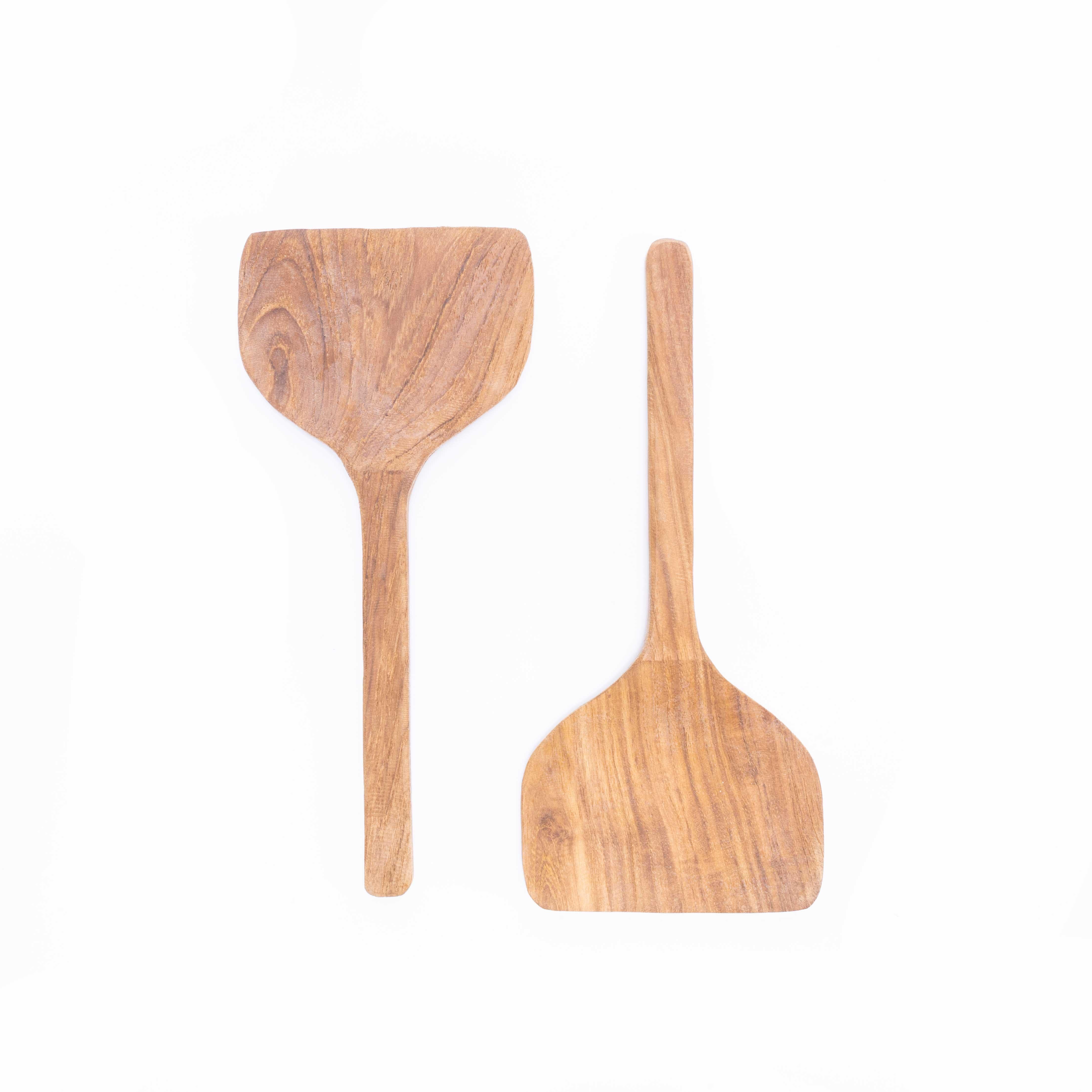 Contemporary Hand Carved Indonesian Salad Servers - Pair In Good Condition For Sale In Hook, Hampshire