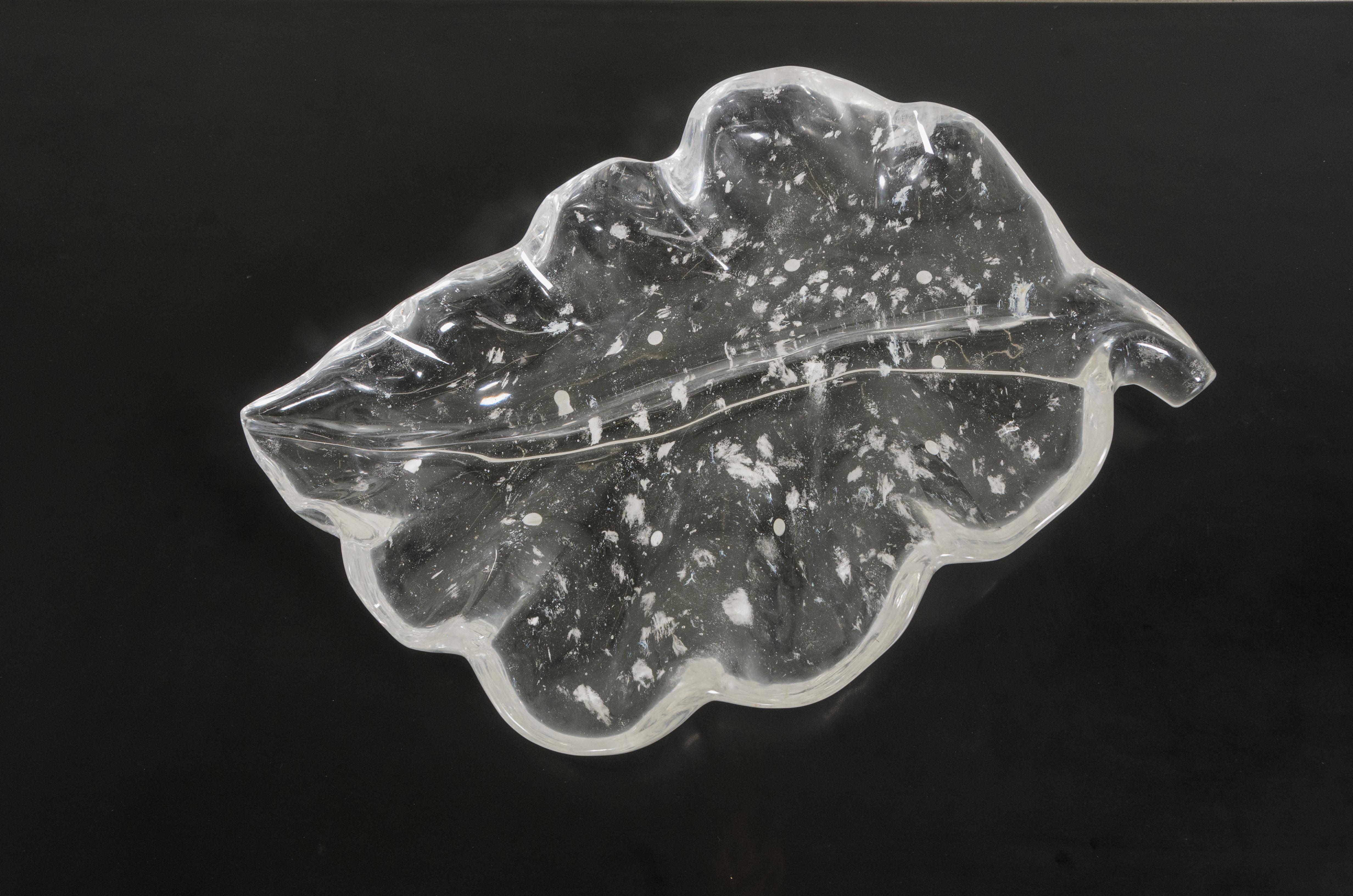 Contemporary Hand Carved Large Crystal Leaf Plate by Robert Kuo In New Condition For Sale In Los Angeles, CA
