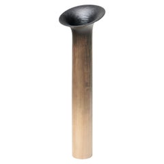 Vaso Sisin No. 1 contemporaneo intagliato a mano in legno di tiglio di Antrei Hartikainen
