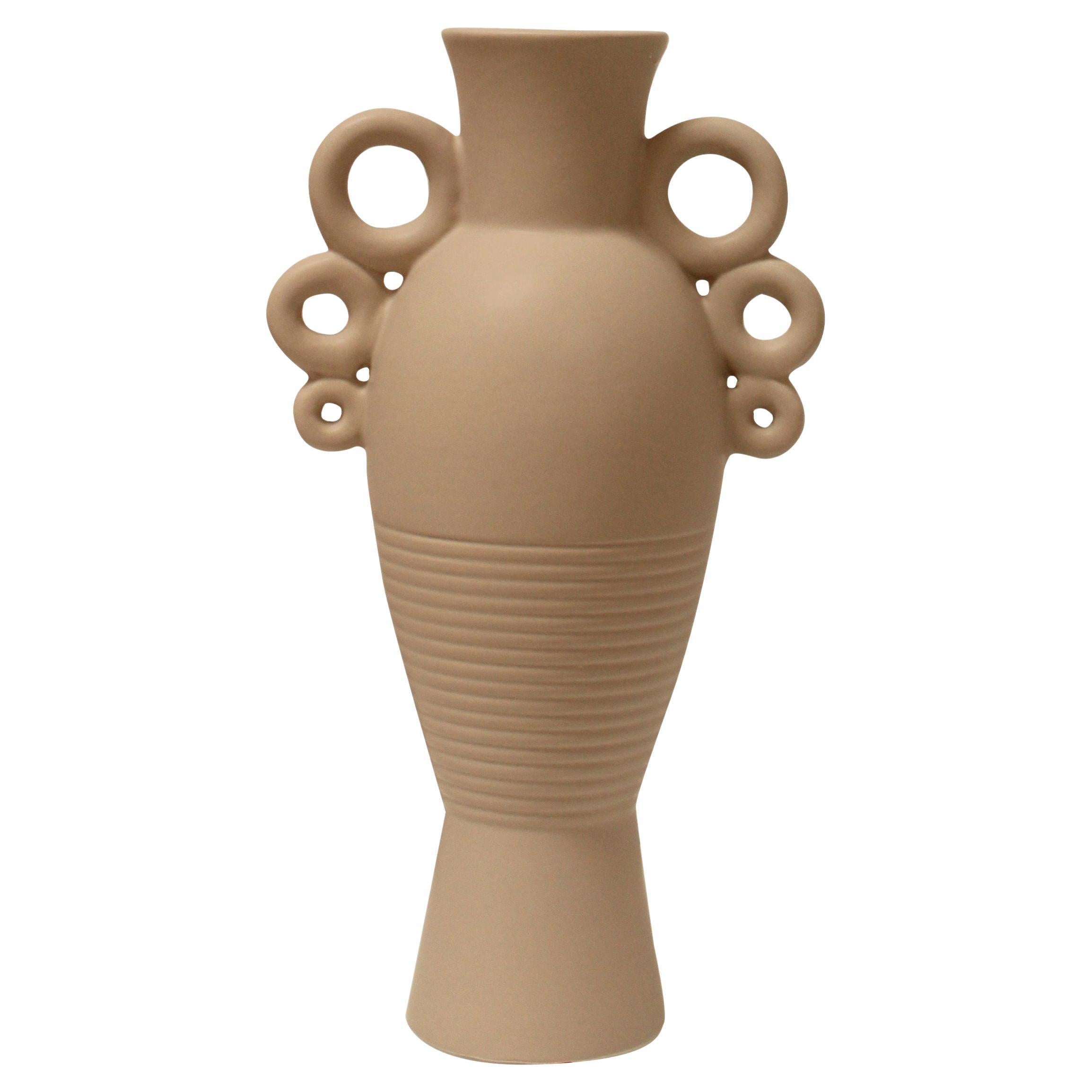 Vase contemporain en céramique jaune fabriqué à la main, Italie, 2023