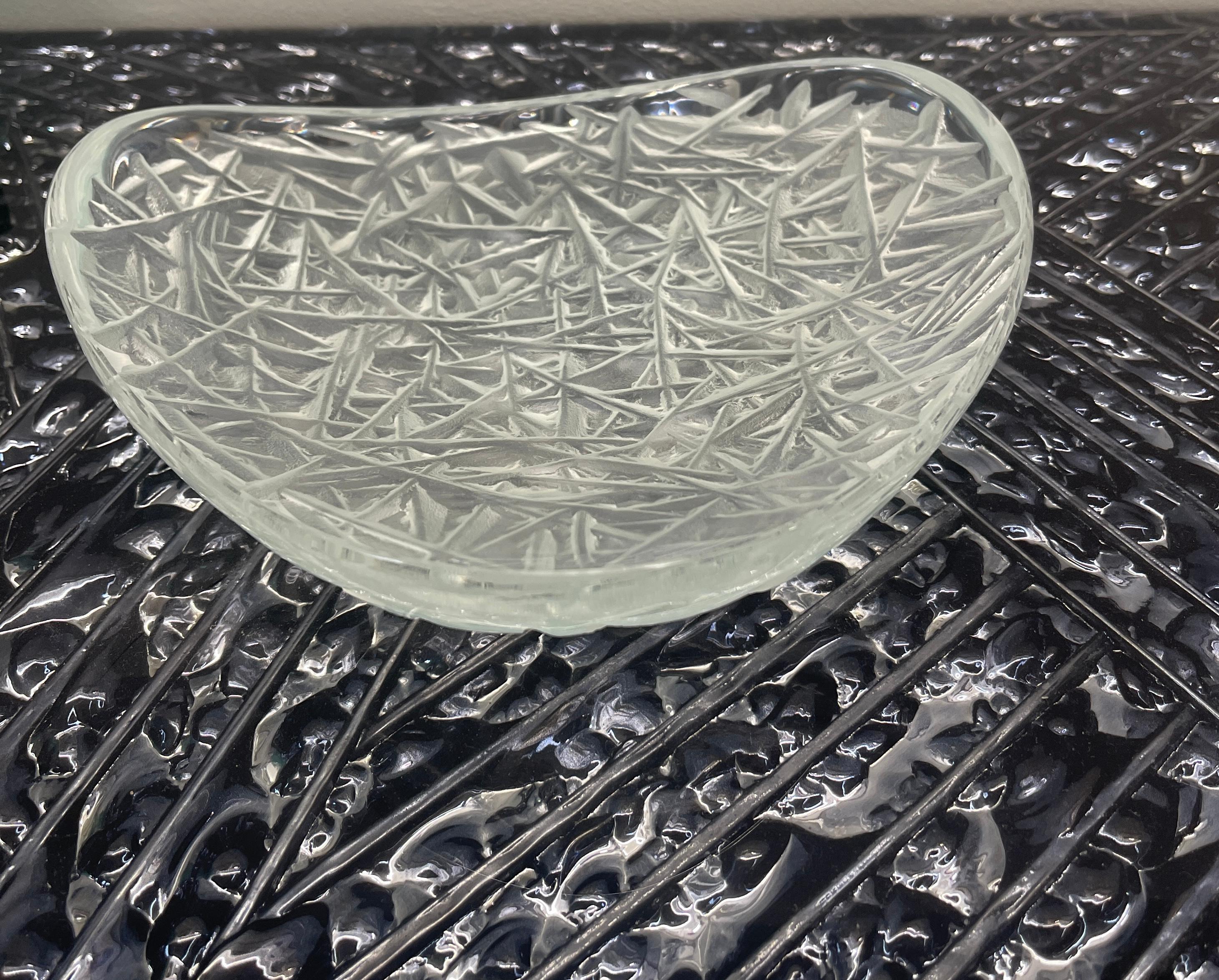 Unique Contemporary Hand-engraved Crystal Bowl by Ghiró Studio In New Condition For Sale In Pieve Emanuele, Milano