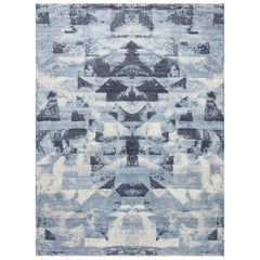 Tappeto contemporaneo in lana astratto annodato a mano in toni freddi di Doris Leslie Blau