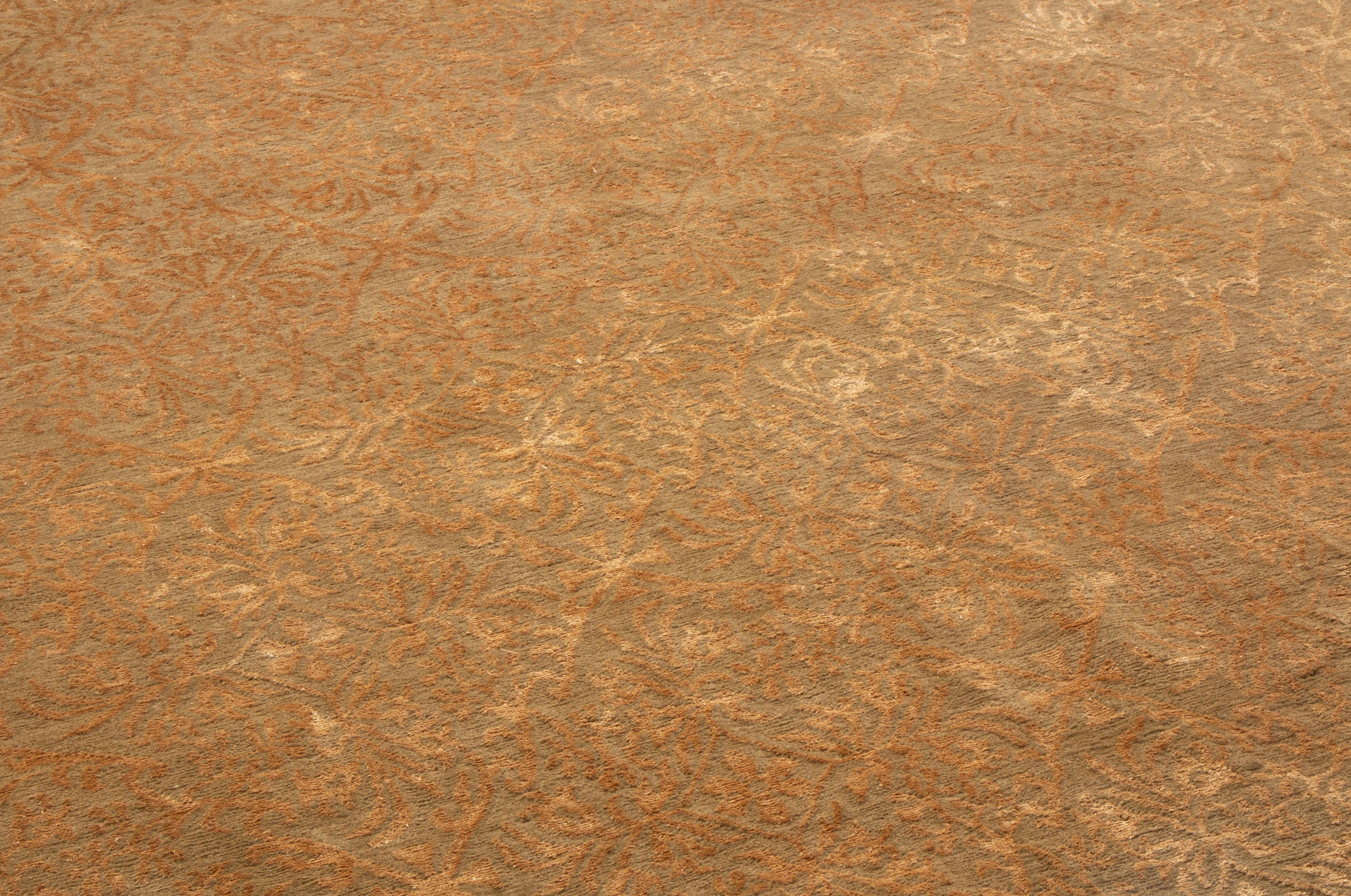 Zeitgenössischer handgeknüpfter Cordoba-Teppich aus beiger und brauner Wolle, Teppich & Kelim (Nepalesisch) im Angebot