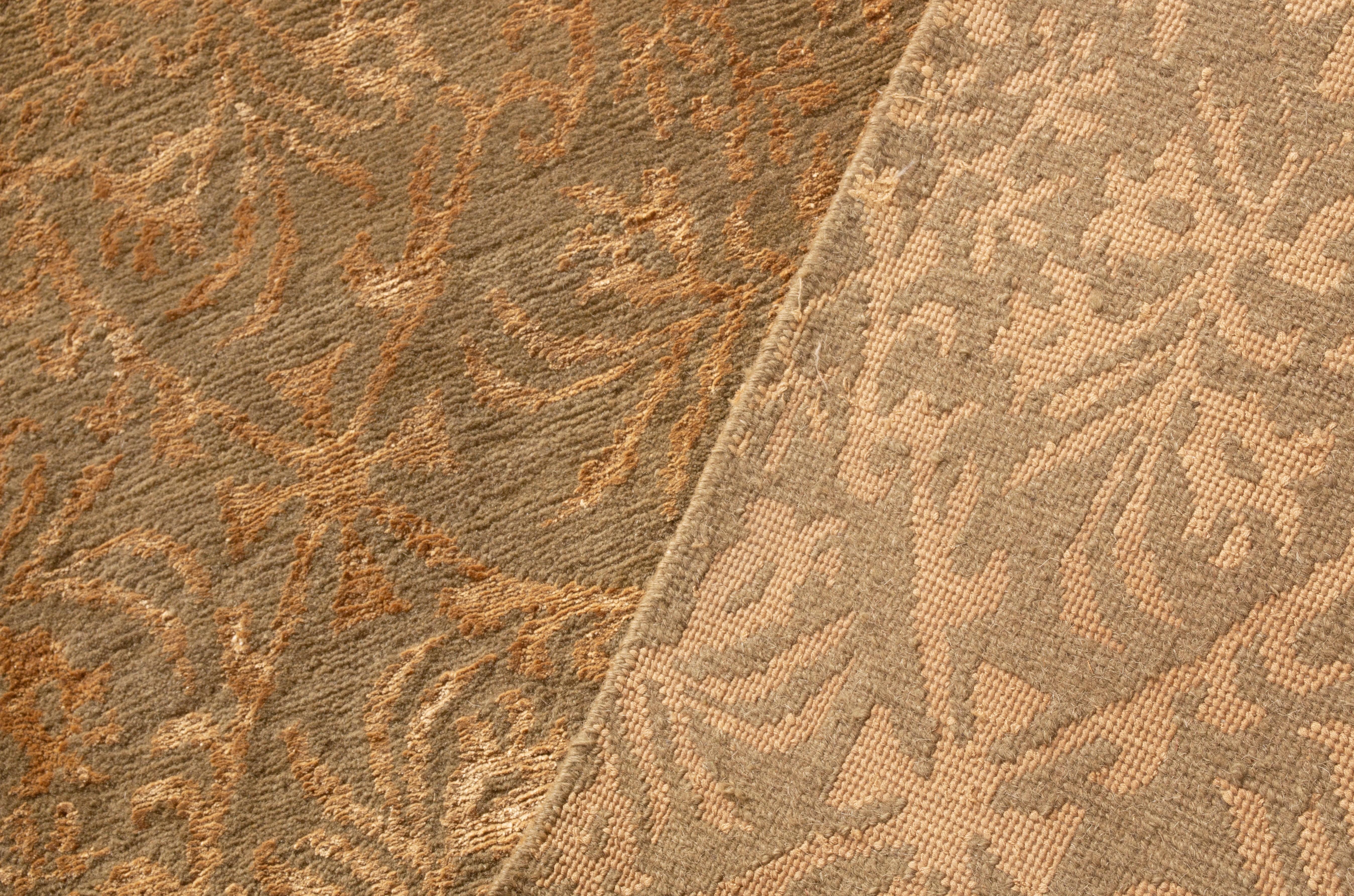 Zeitgenössischer handgeknüpfter Cordoba-Teppich aus beiger und brauner Wolle, Teppich & Kelim im Angebot 1
