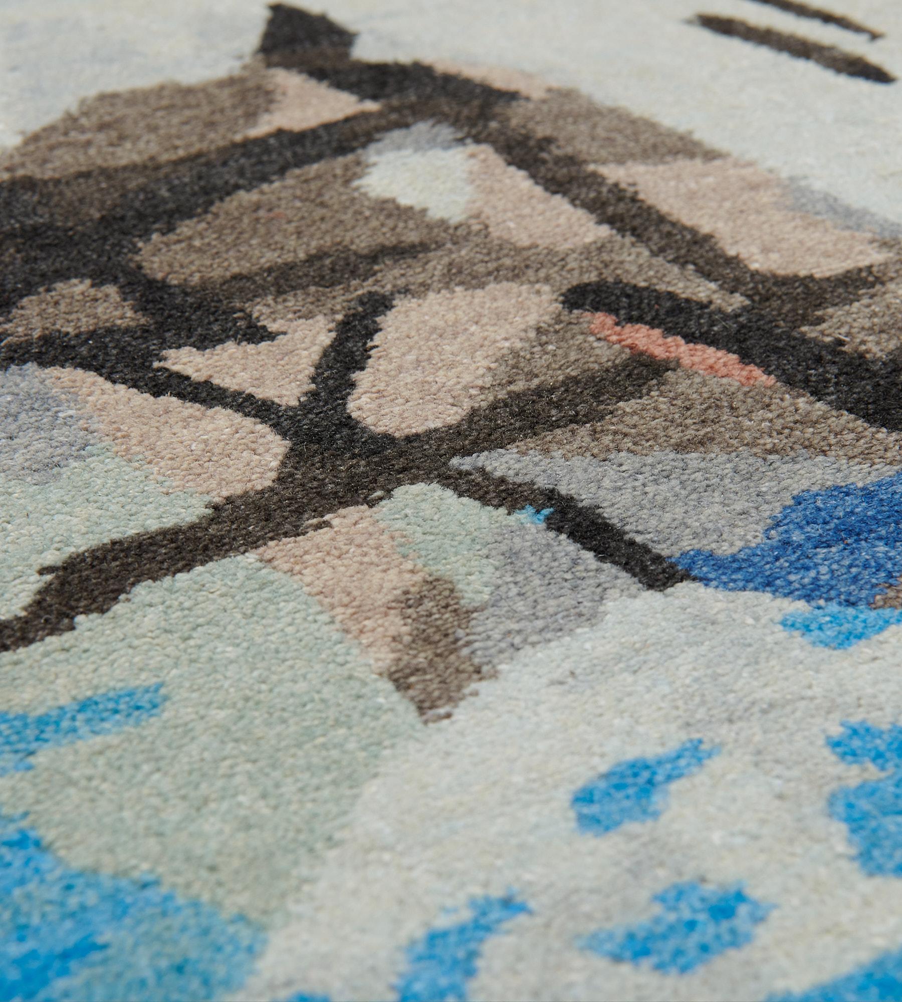 Contemporary Hand-Knotted Mansour Modern Abstract Wool and Silk Rug (Handgeknüpft) im Angebot