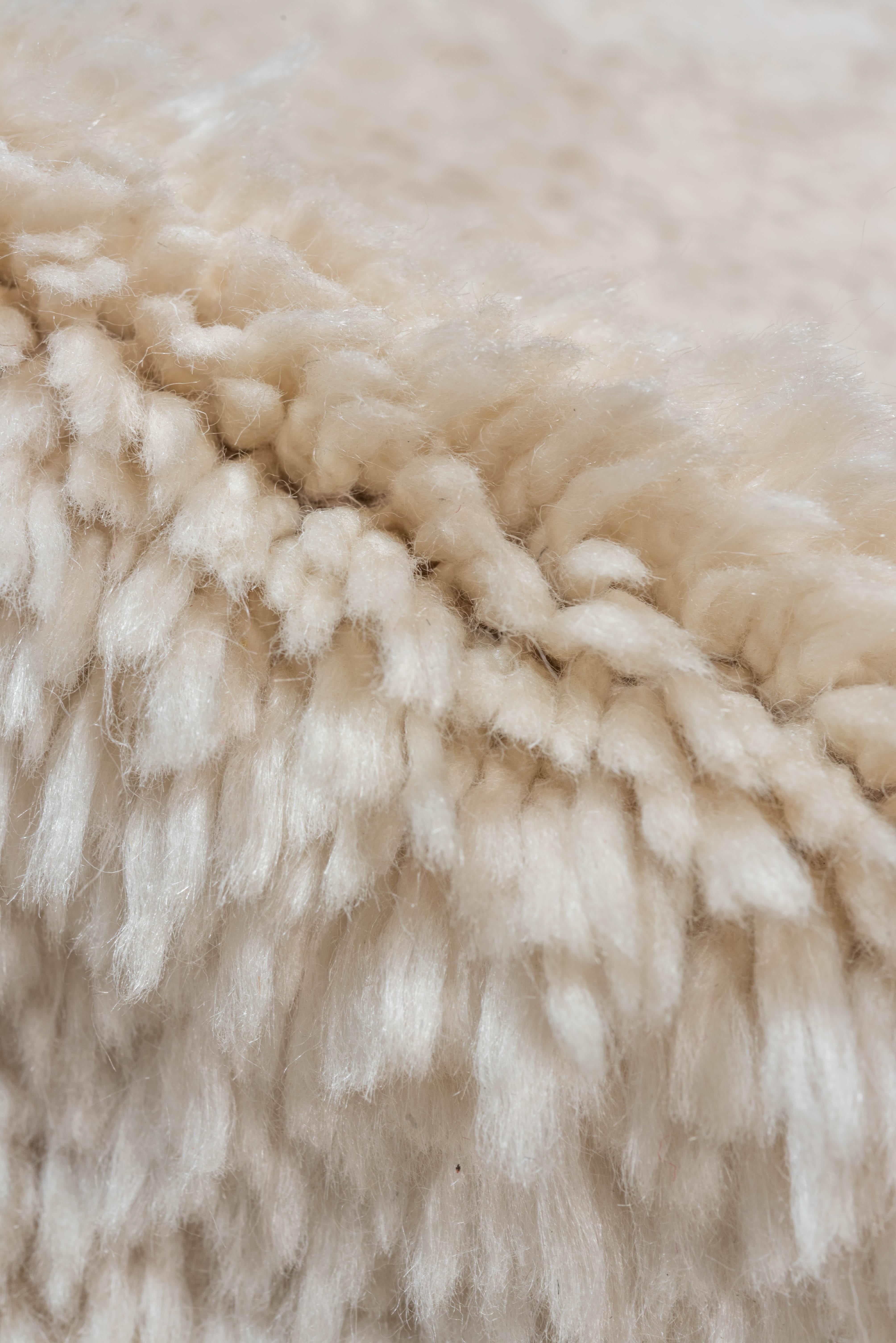 Contemporary Hand-Knotted Moroccan Rug Solid Ivory Wool In Good Condition For Sale In New York, NY